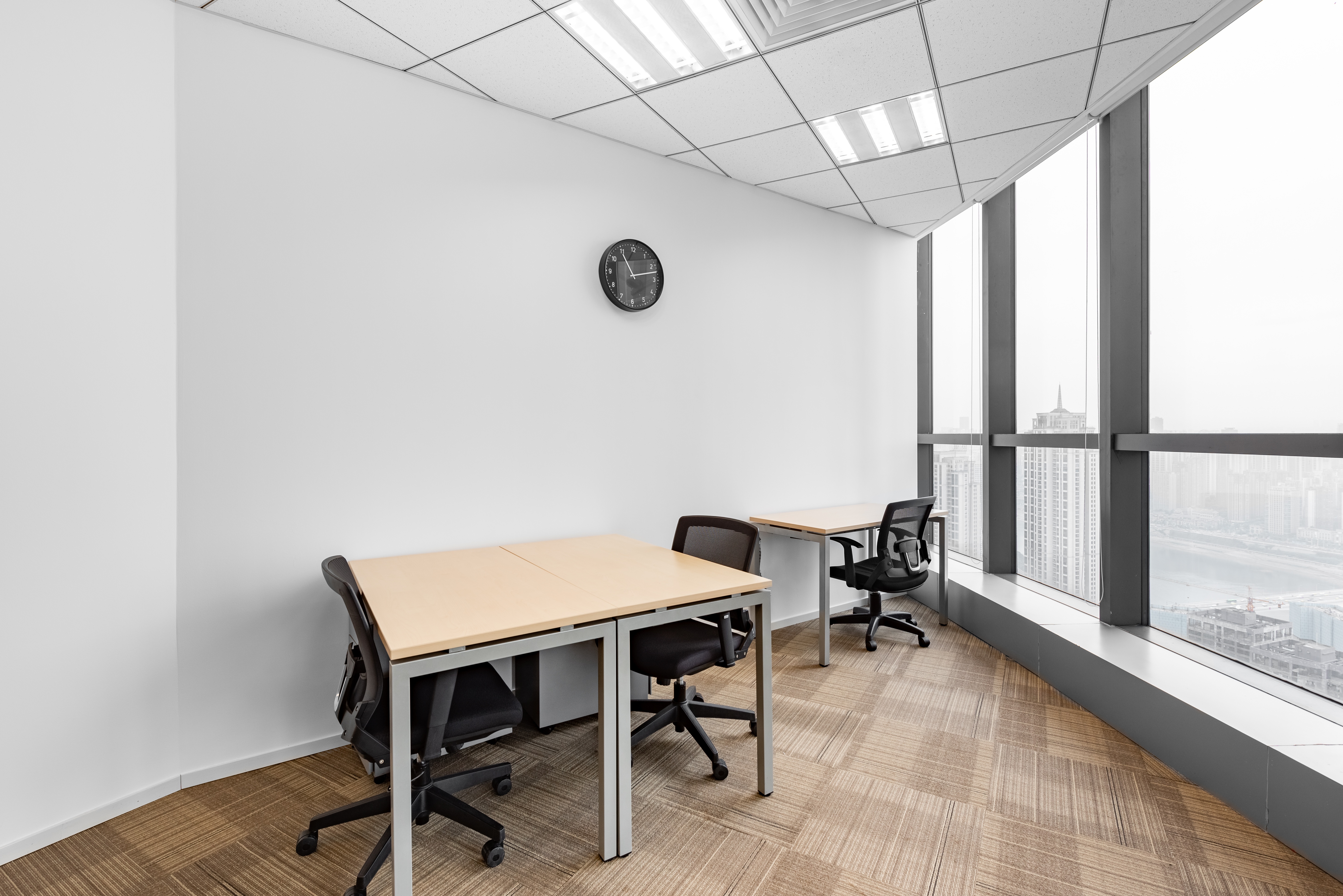 Regus - Chongqing,  HNA Poly Plaza image 3