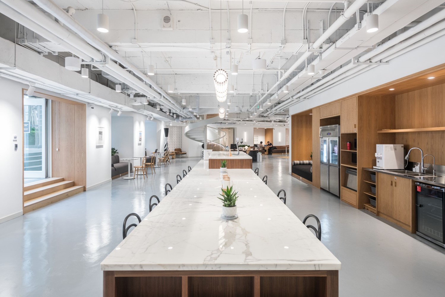 WeWork Golden Eagle Center Tower A image 2