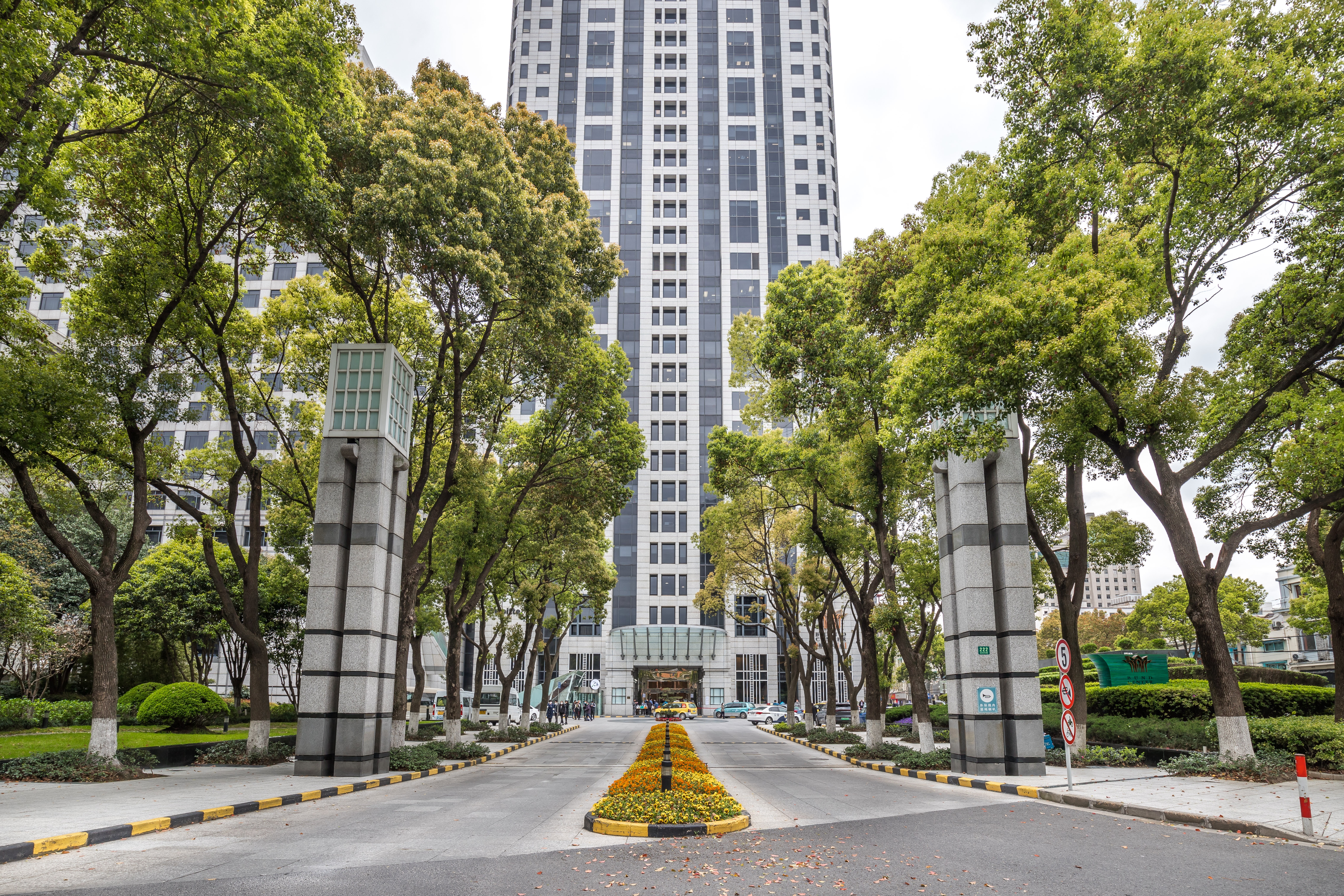 Regus - Shanghai Bund Centre image 1