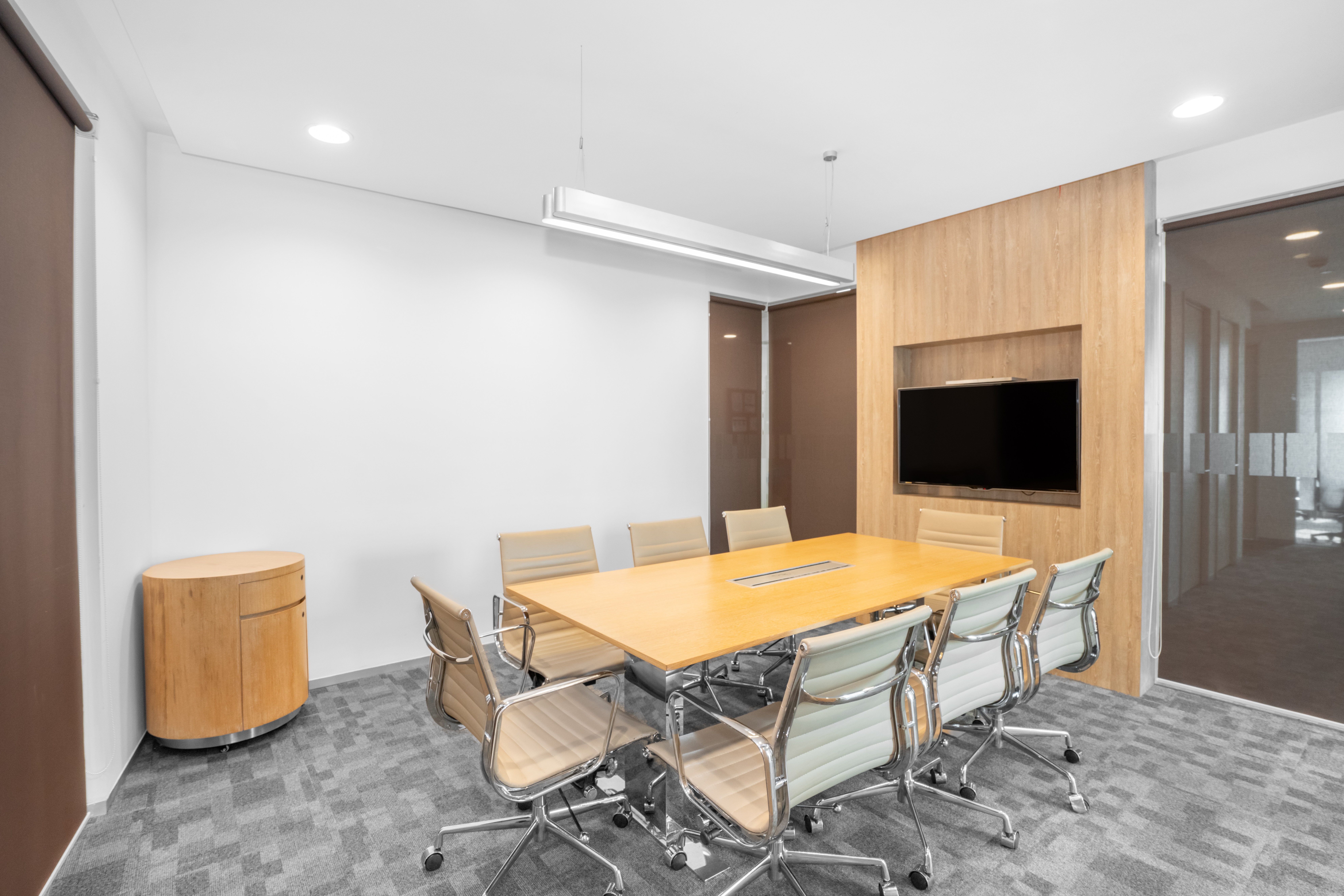 Regus - Shanghai, Huaihai Plaza image 3