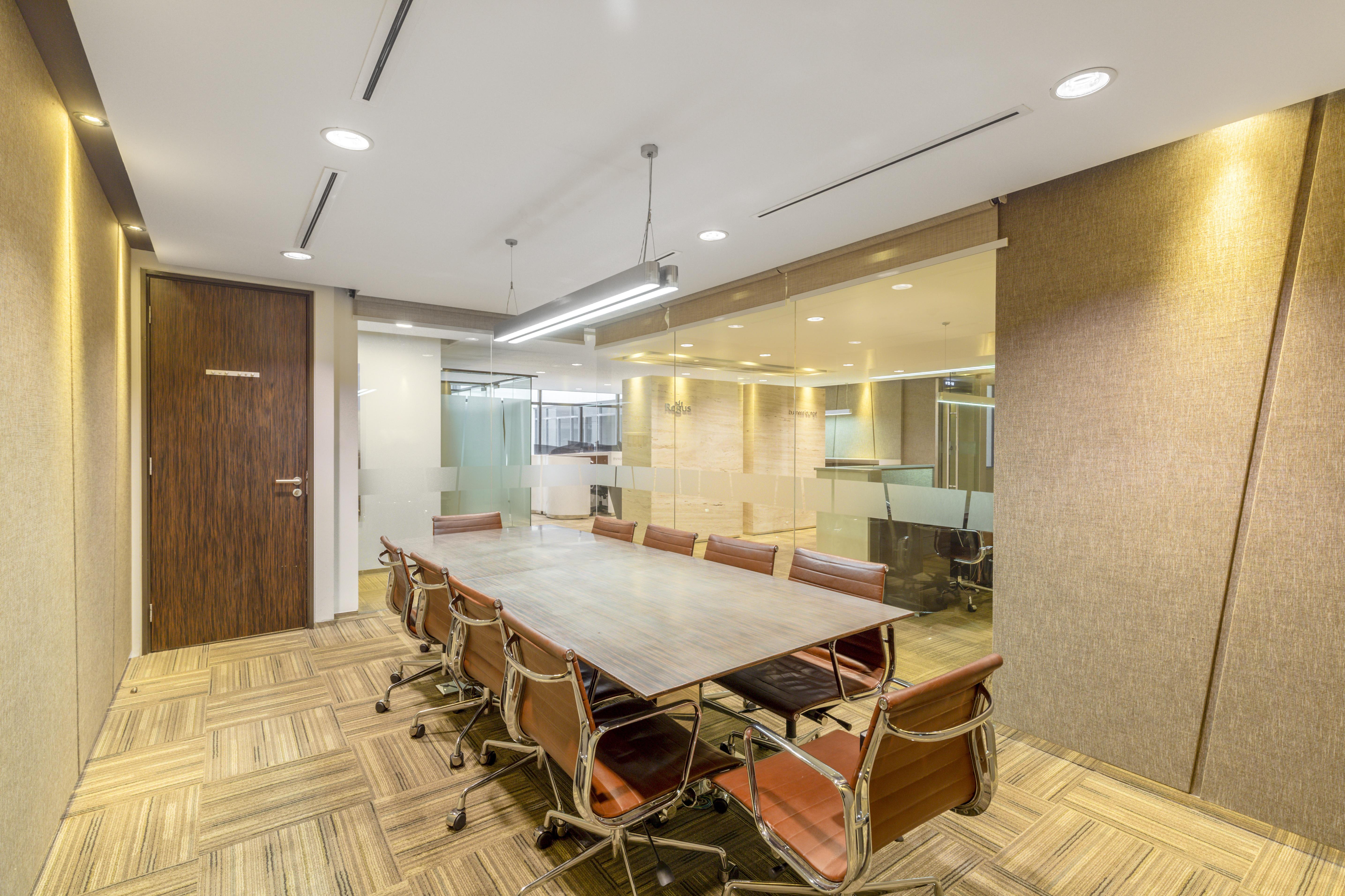 Regus - Shanghai, Shanghai Centre image 4