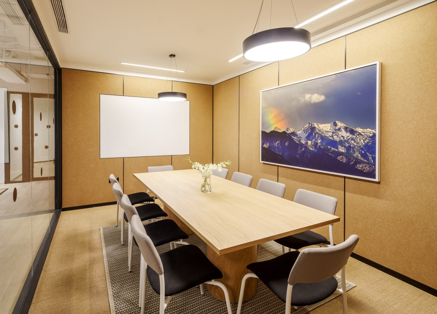 WeWork 188 Huaihai Middle Lu image 3