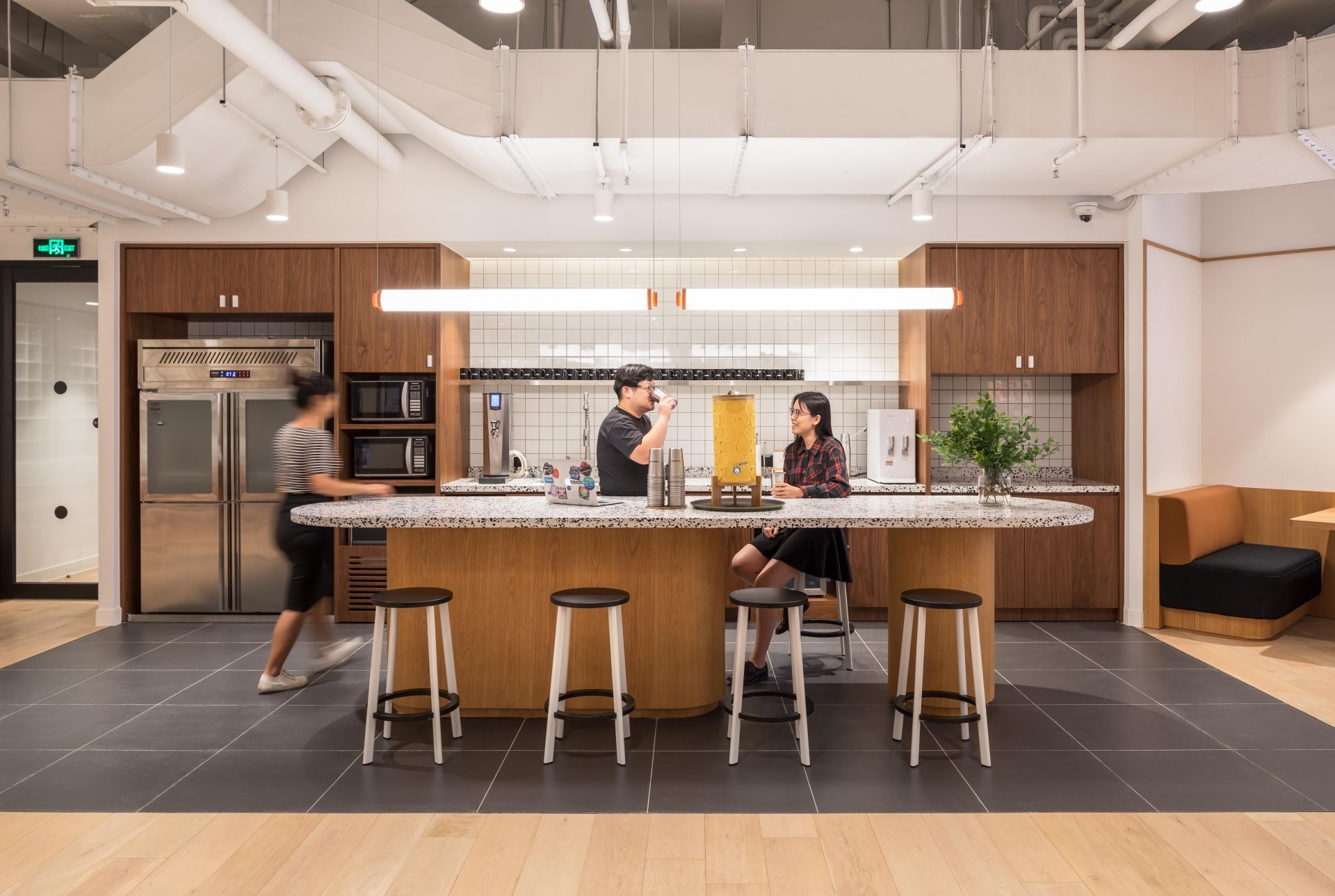 WeWork China Merchants Plaza image 3