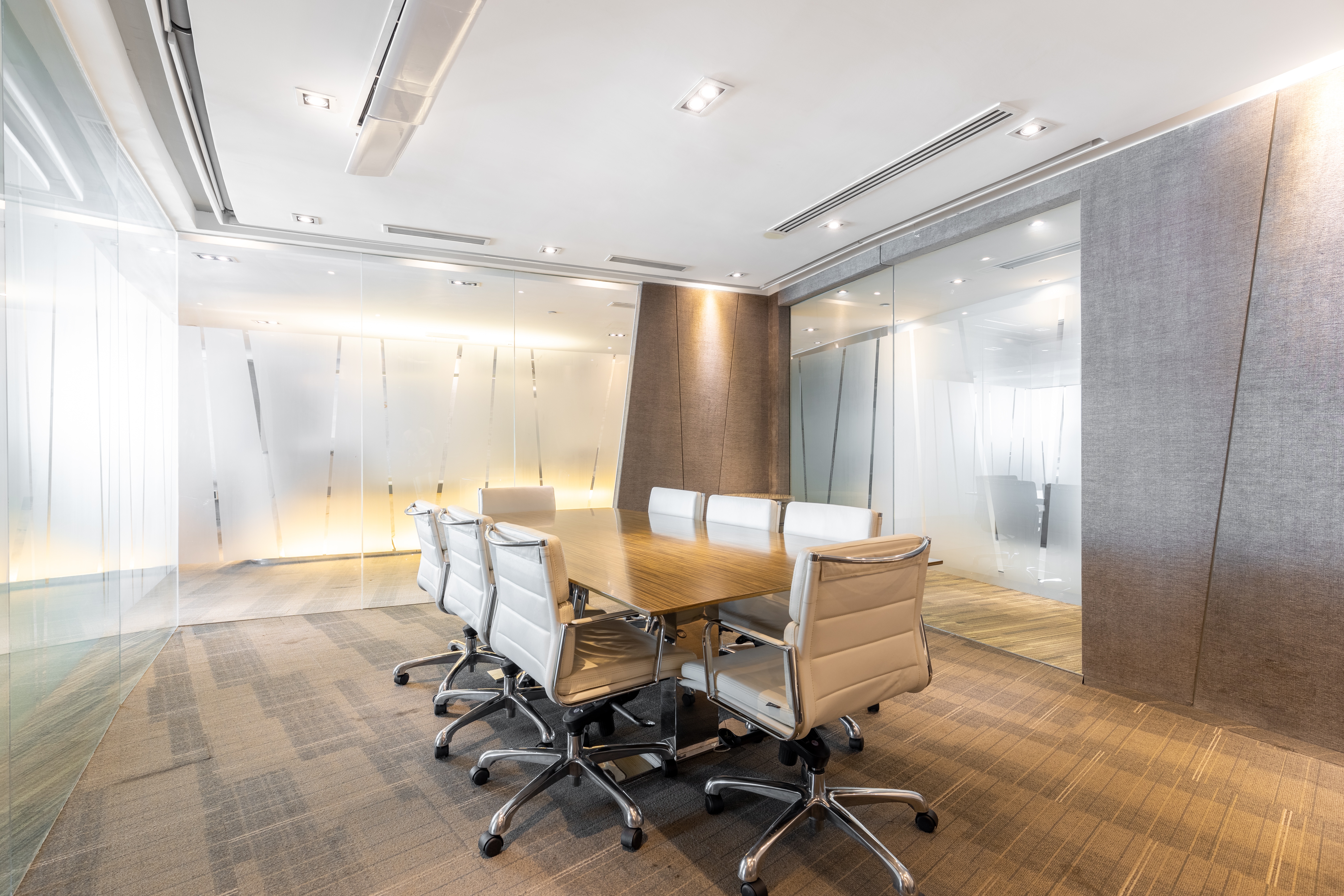 Regus - Xiamen International Plaza image 4