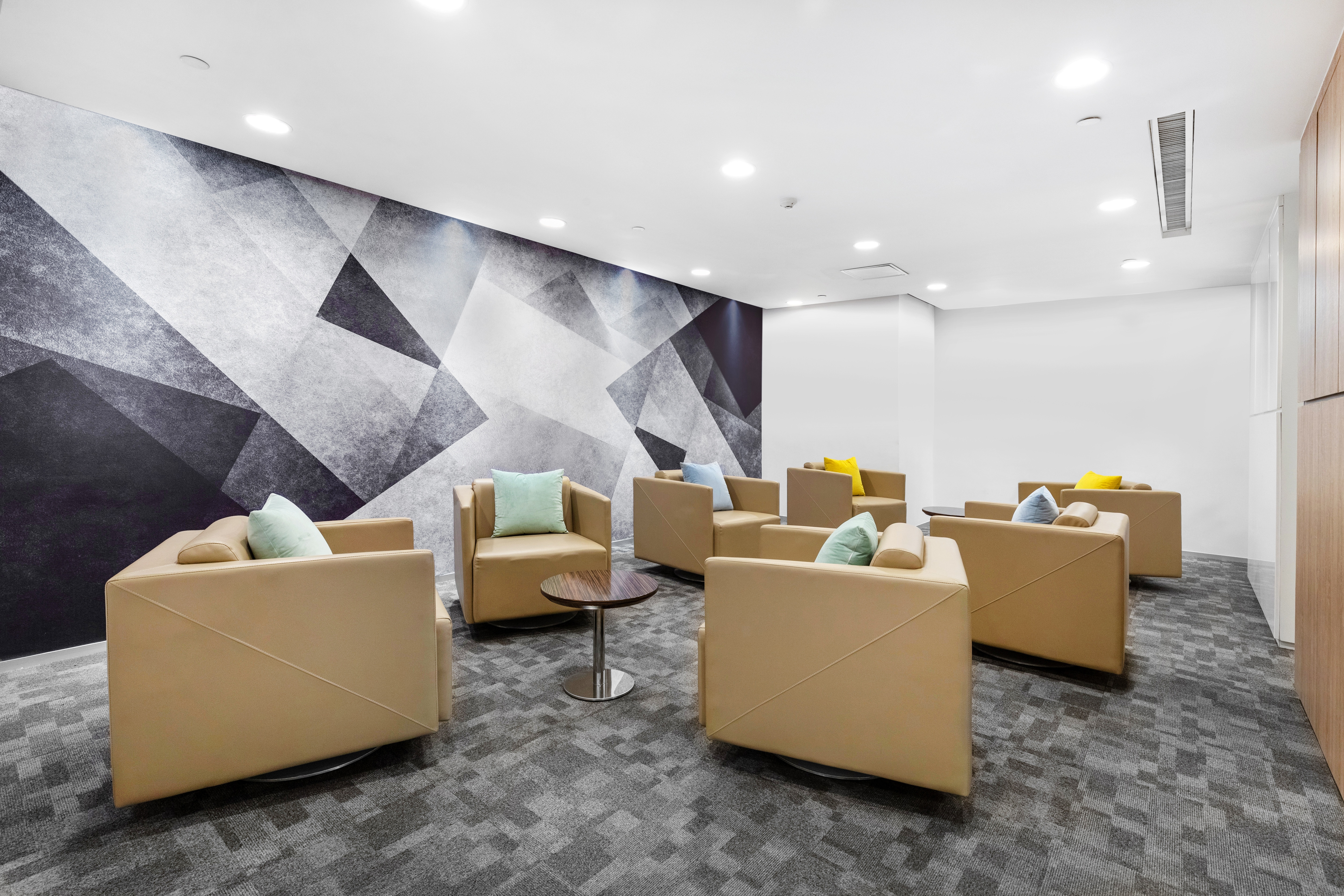 Regus - Xian, NIFC image 5