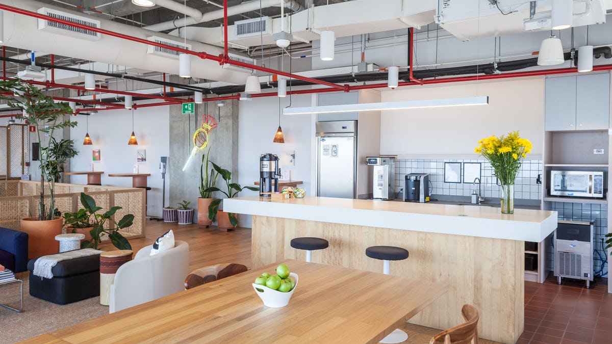 WeWork Carrera 53 #80-198 image 3