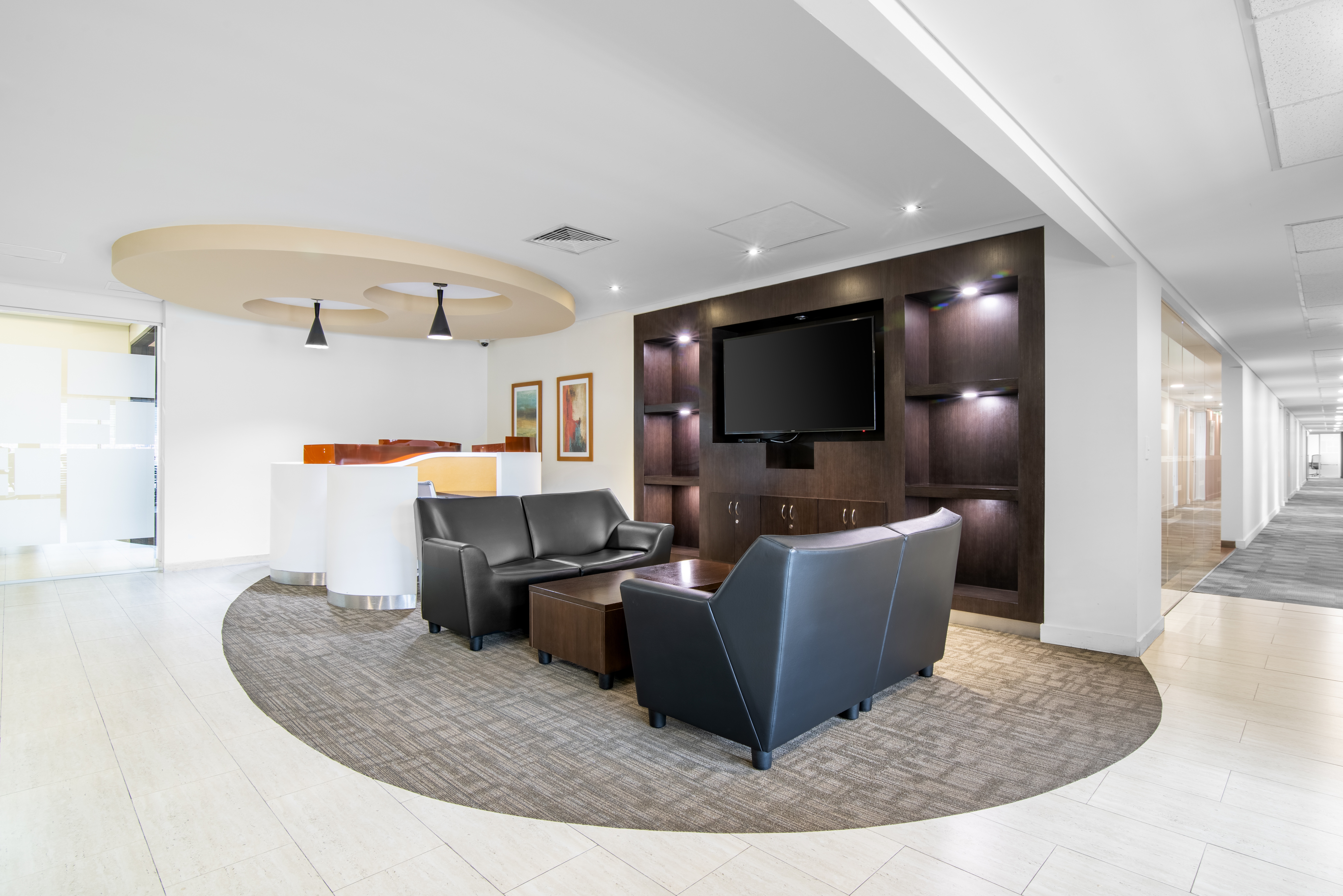 Regus - Bogota, Tierra Firme Santa Barbara image 5