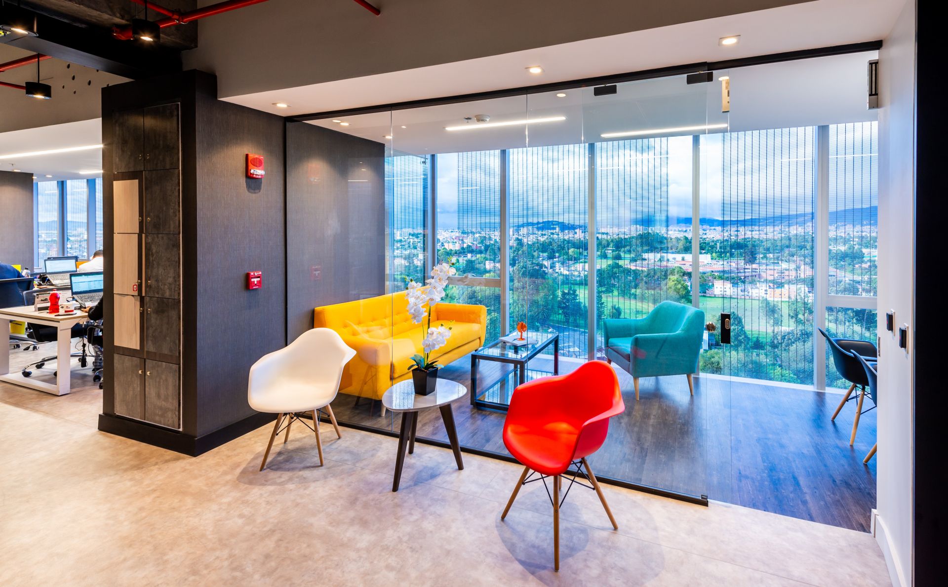 Tus Oficinas Dorado image 3