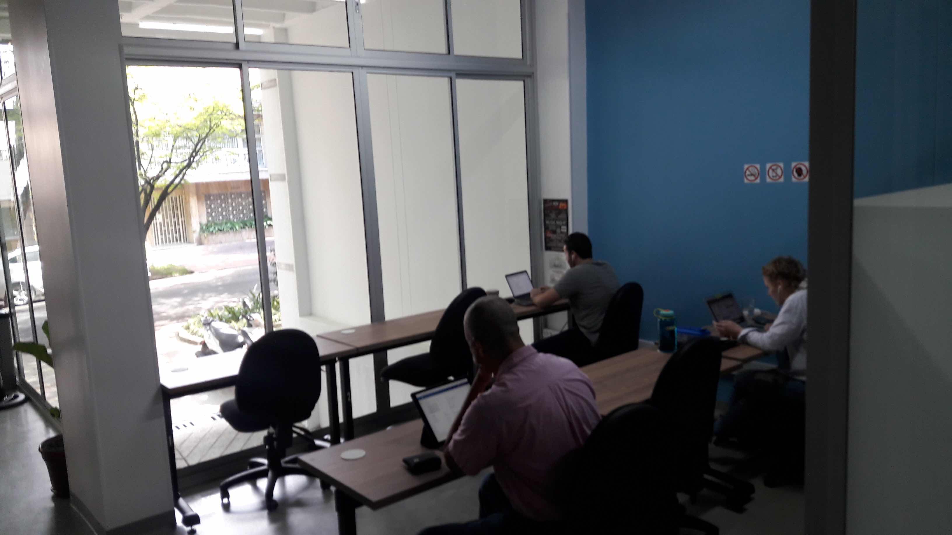 Ivy Cowork 24/7 & Wellness Spa – Laureles, Medelin image 3