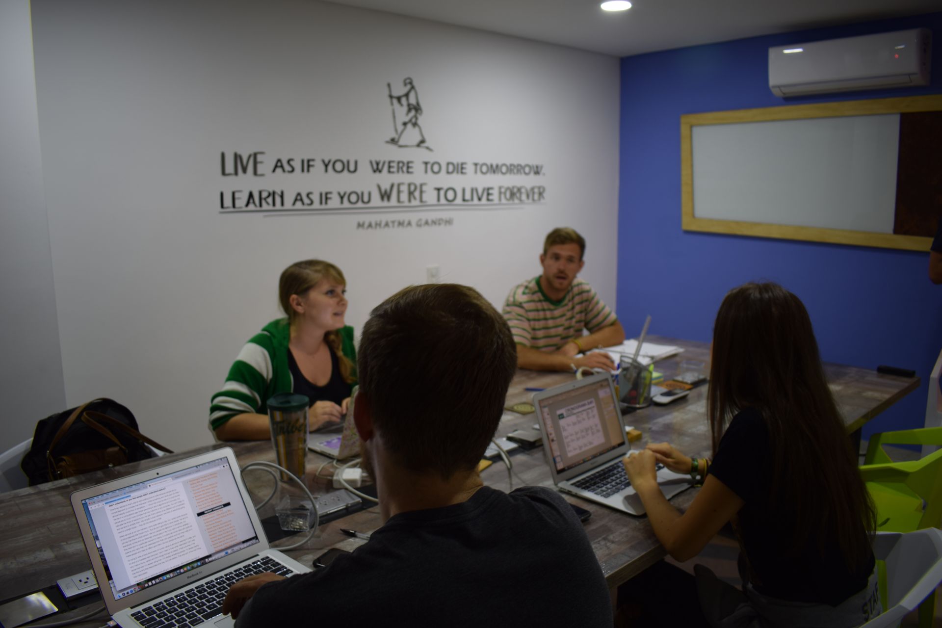 Los Patios CO-WORKING image 2