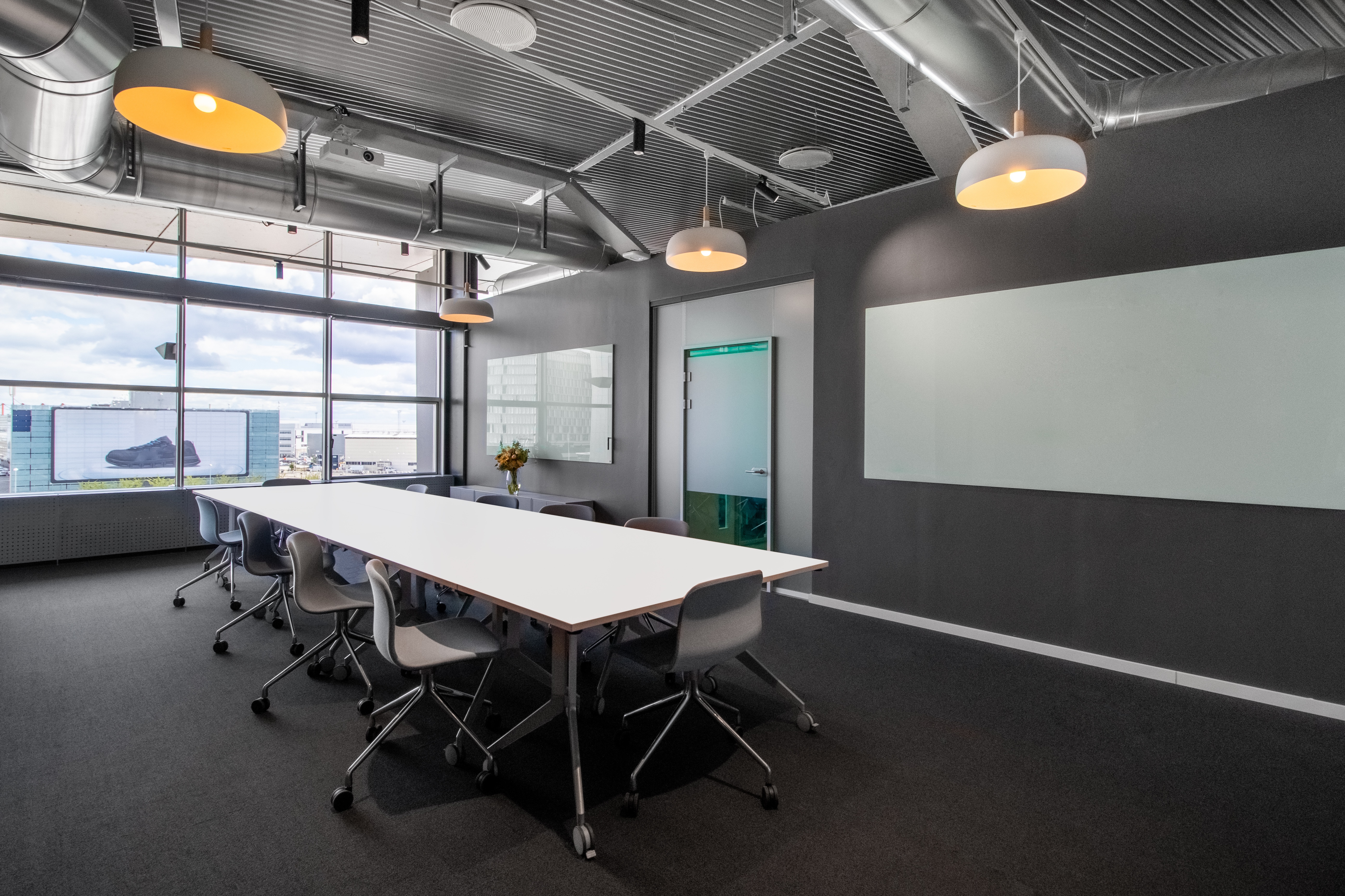 Regus Express - Copenhagen Airport Terminal 3, Regus Express image 4