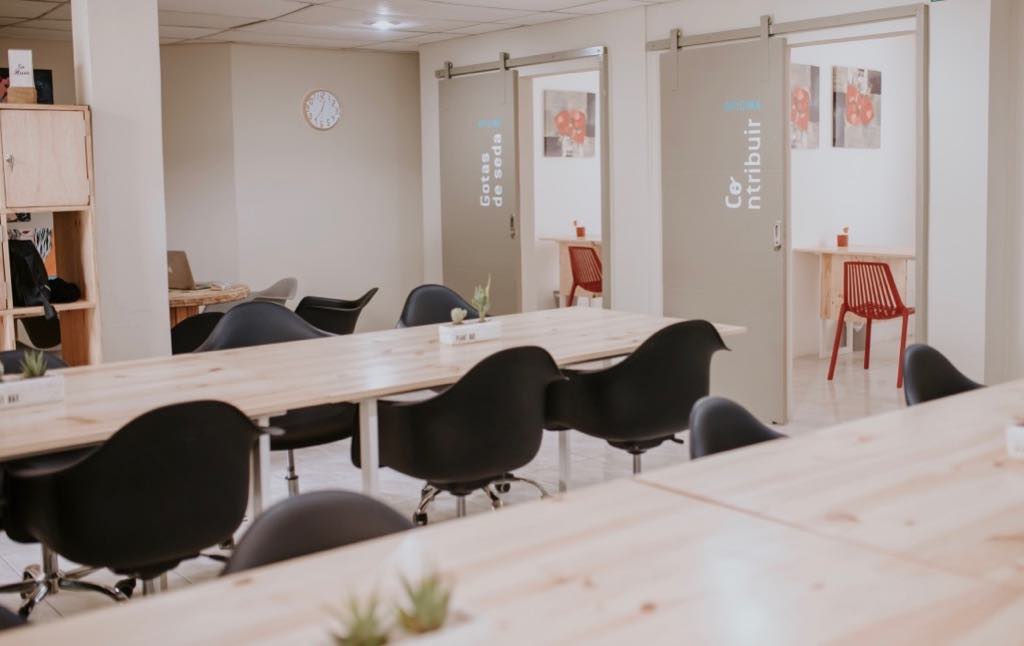 COMADRES Coworking image 2