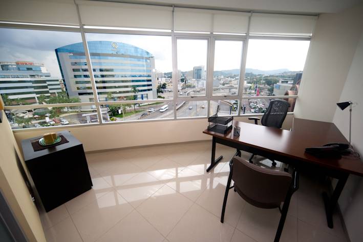 Regus - Guayaquil, Mall del Sol image 2