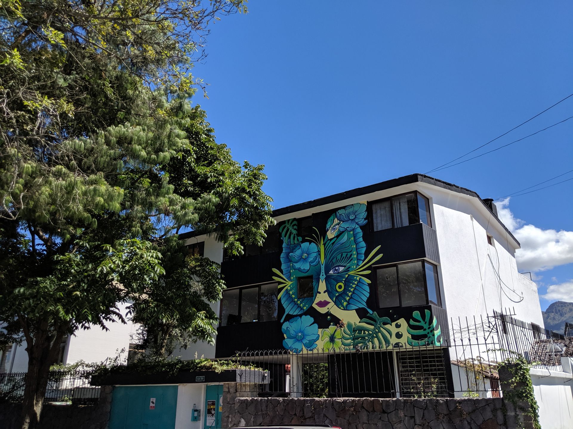 PLAY House, Quito Book Online Coworker