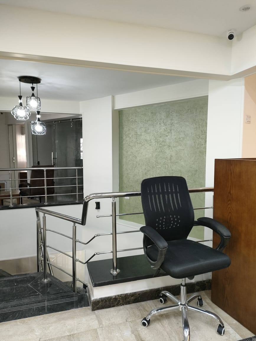 Business station image 3