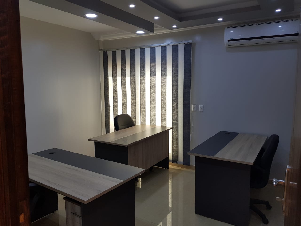 AM Office Space image 3