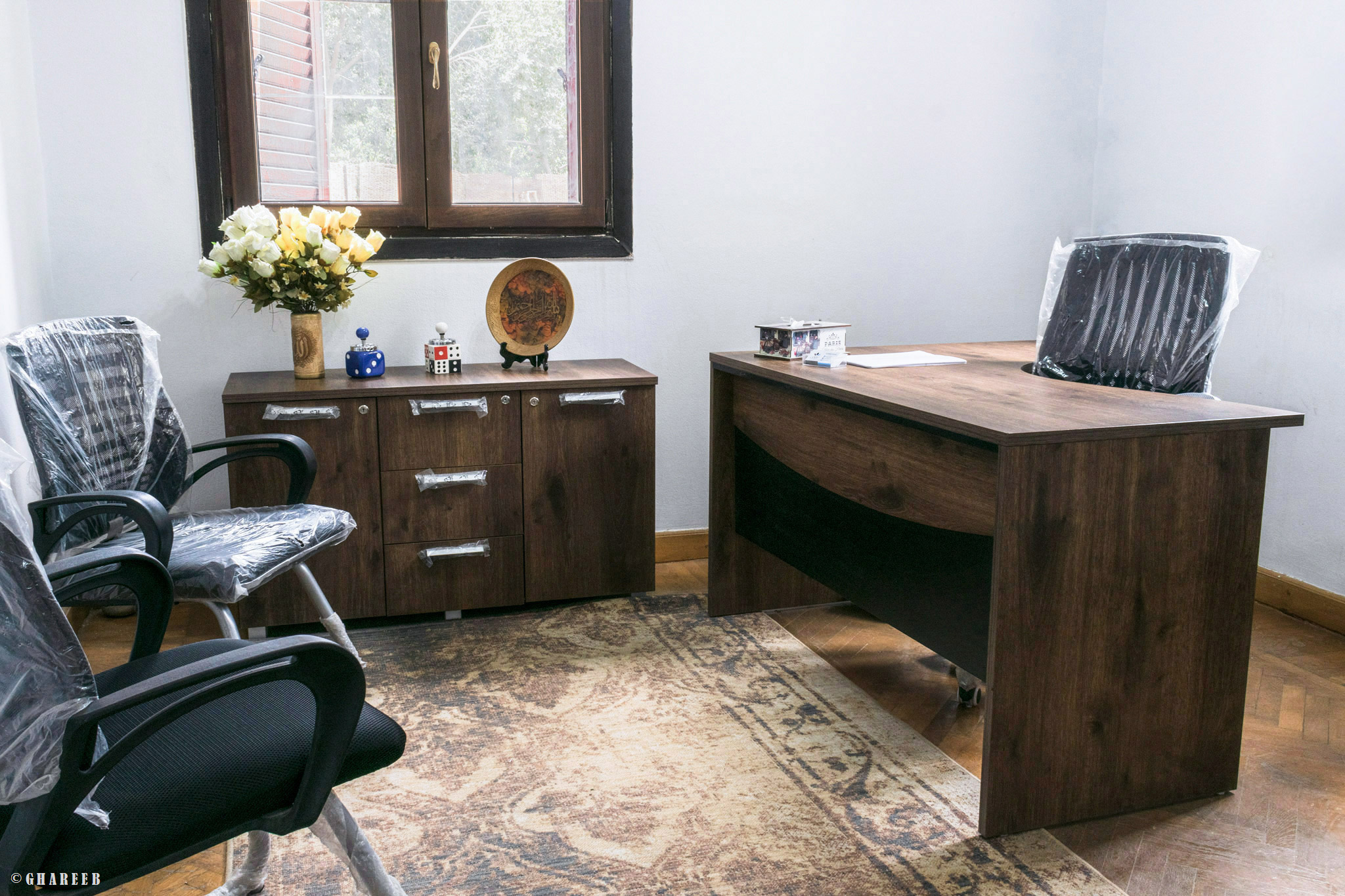 Cozy working space image 3