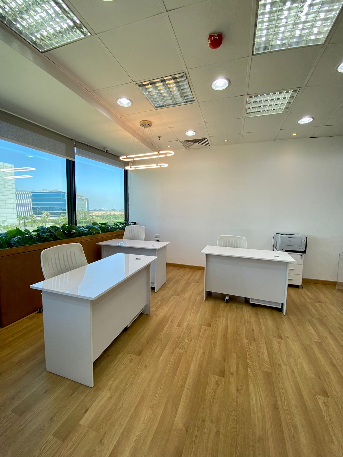 Smart Business For Office Space image 3