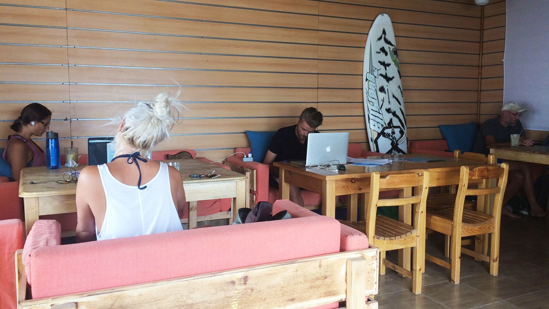 Mojo Cowork Cafe image 5