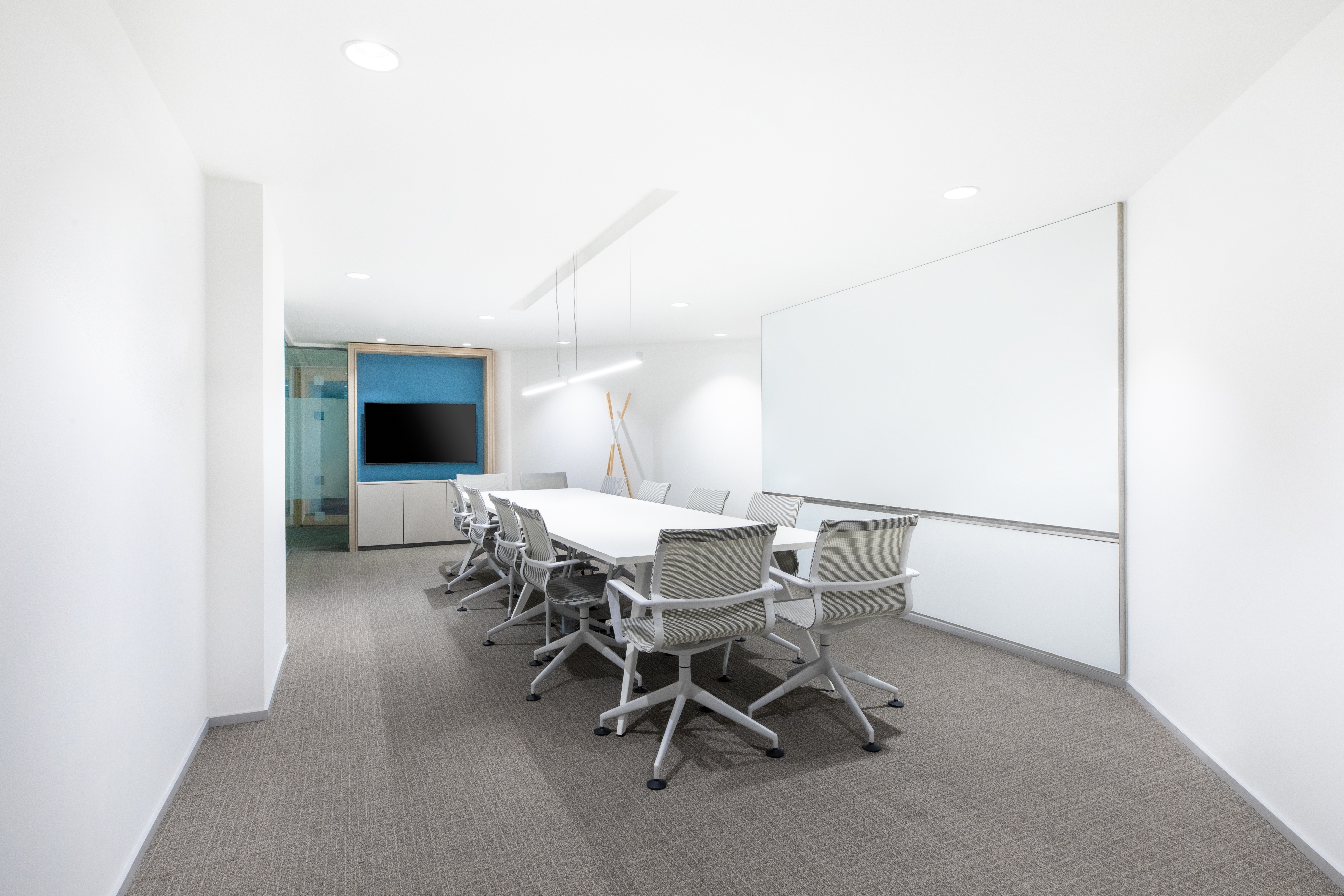 Regus - Metro Plaza image 4