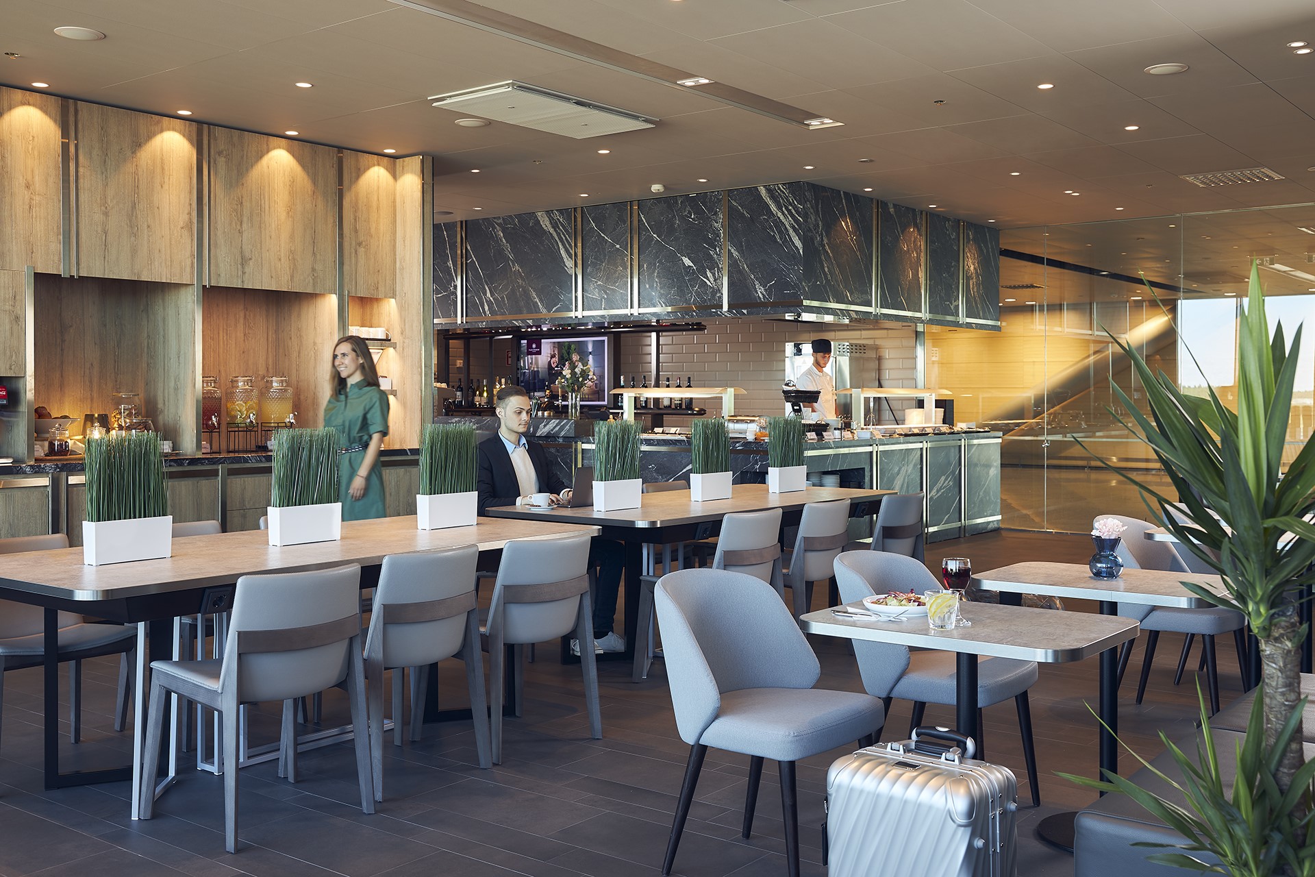 Plaza Premium Lounge (Non-Schengen Area, Departures) image 4