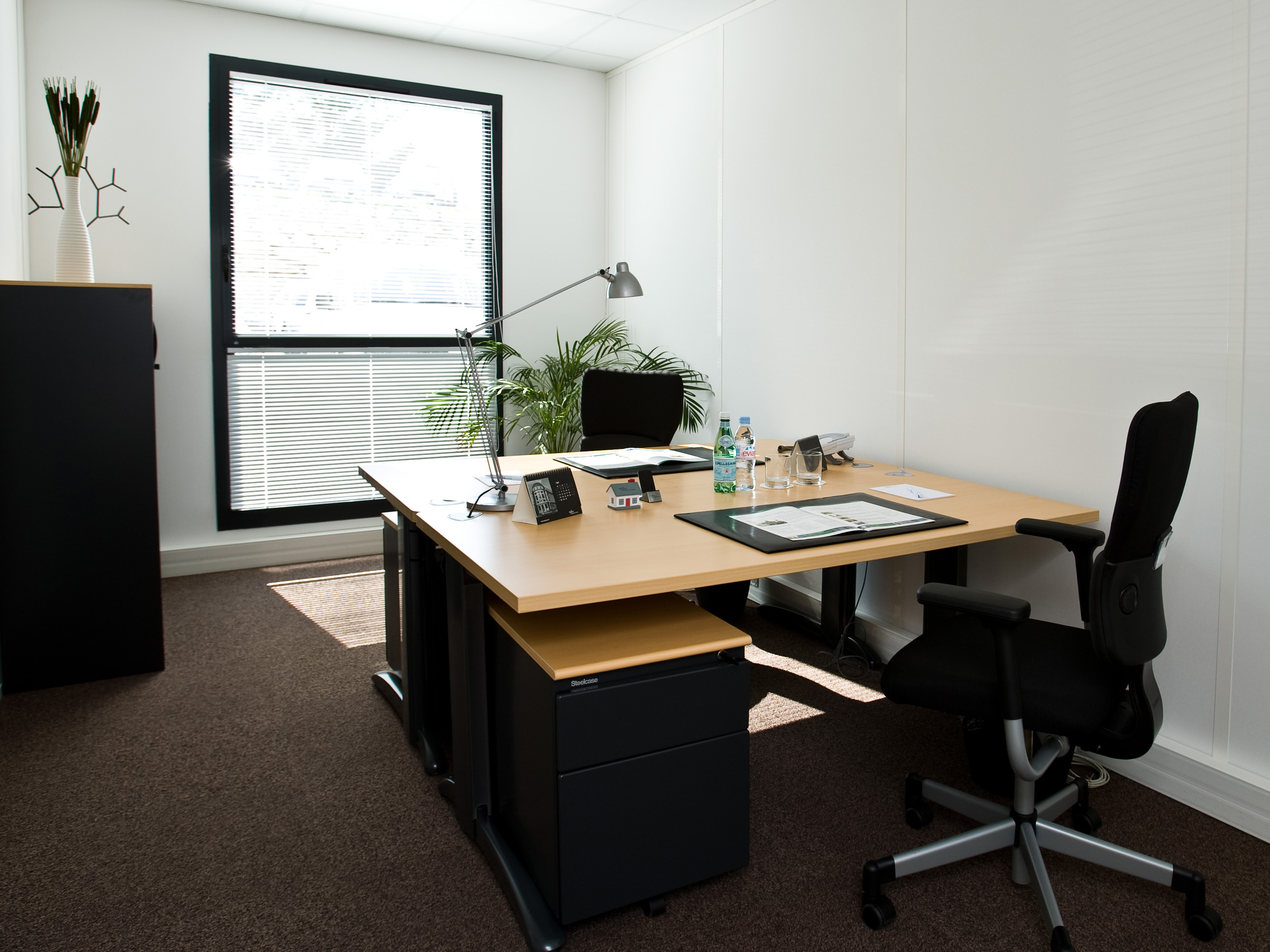 Regus - Aix Parc du Golf image 3