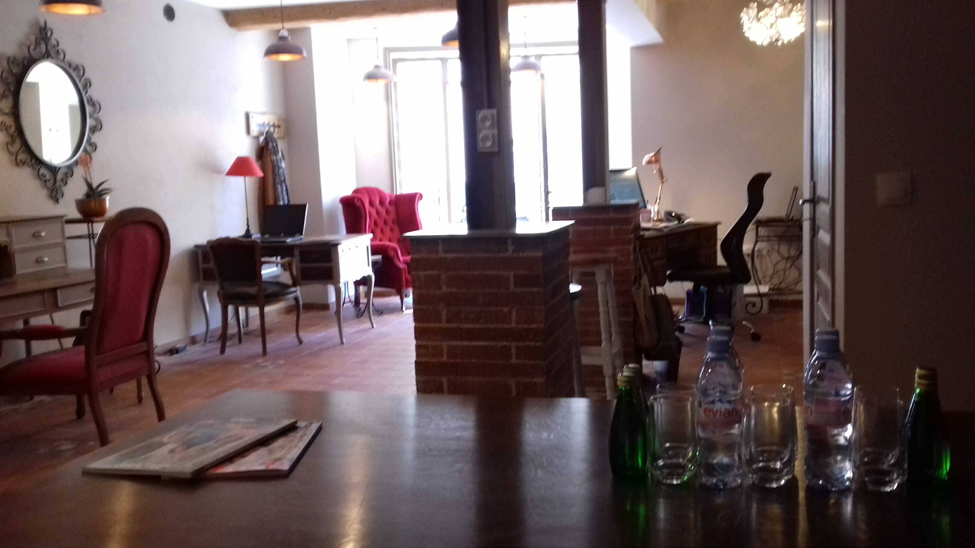 Le Bureau 68 Ceret Book Online Coworker