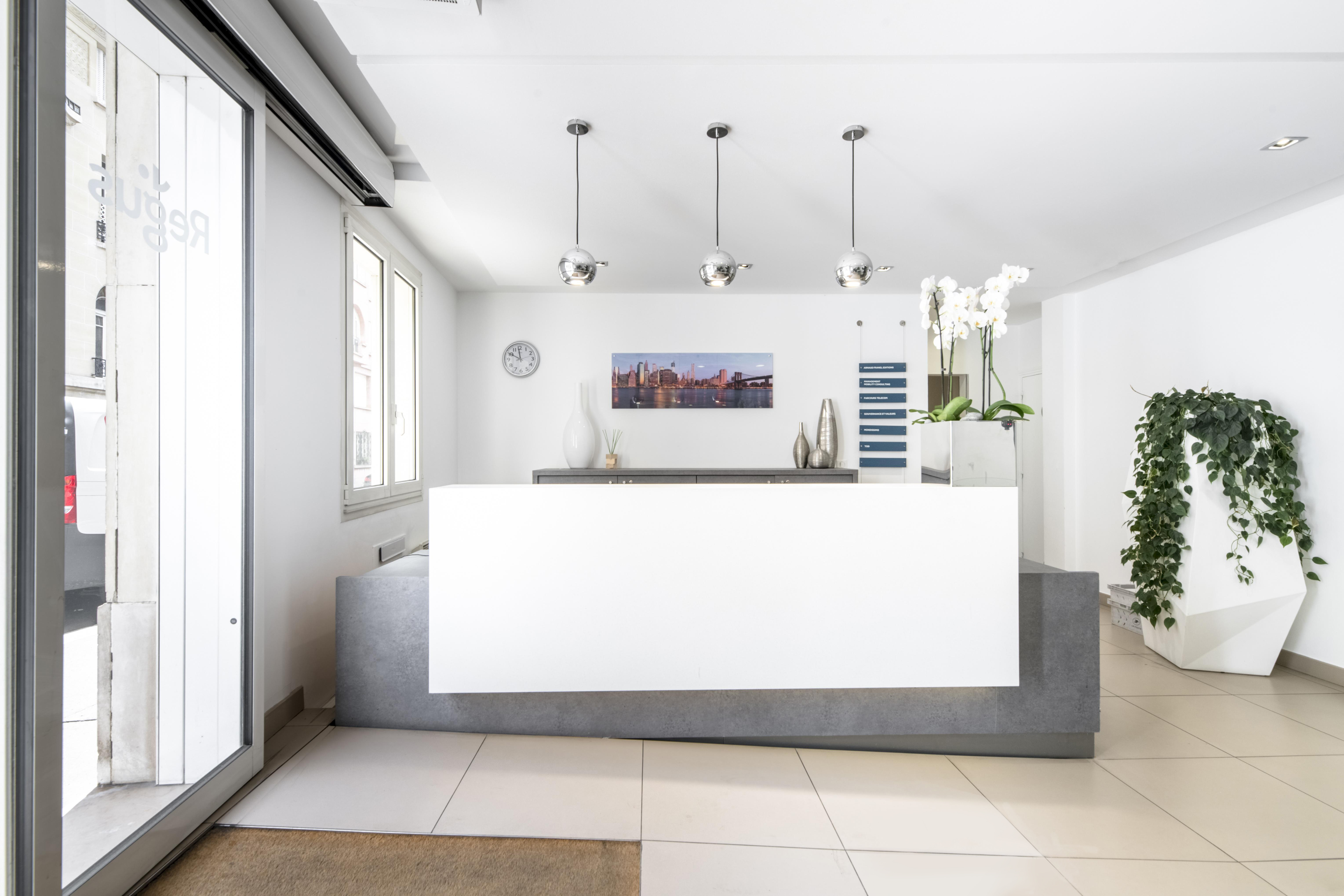 HQ - Paris Auteuil image 2