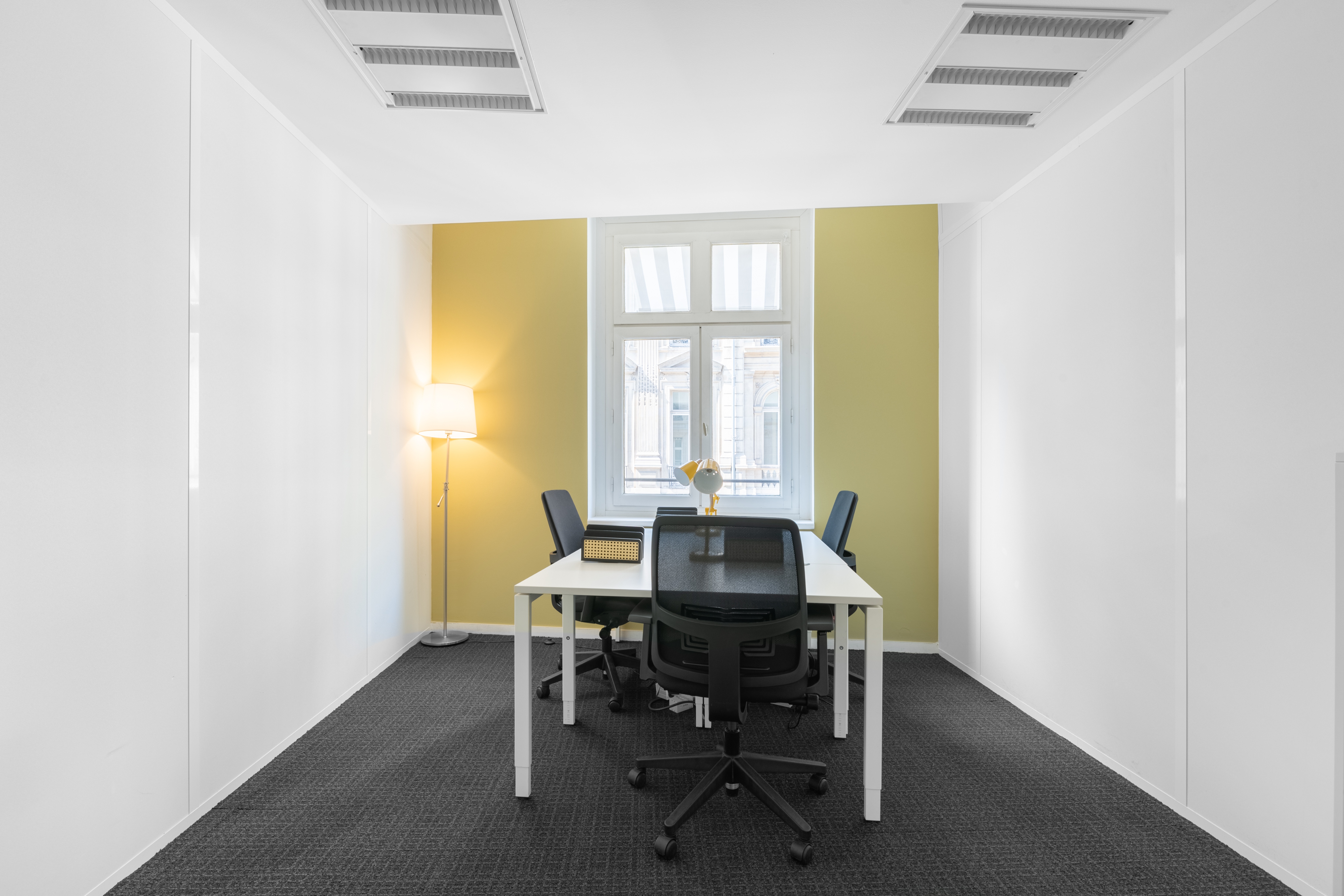 Regus - Paris 68 Faubourg St Honoré image 3