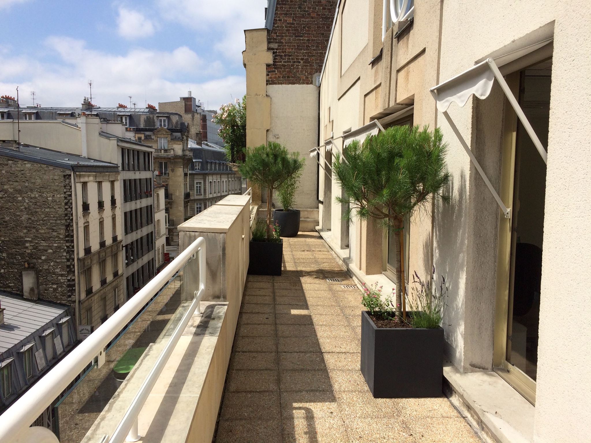 Work in Paris, Paris Read Reviews & Book Online