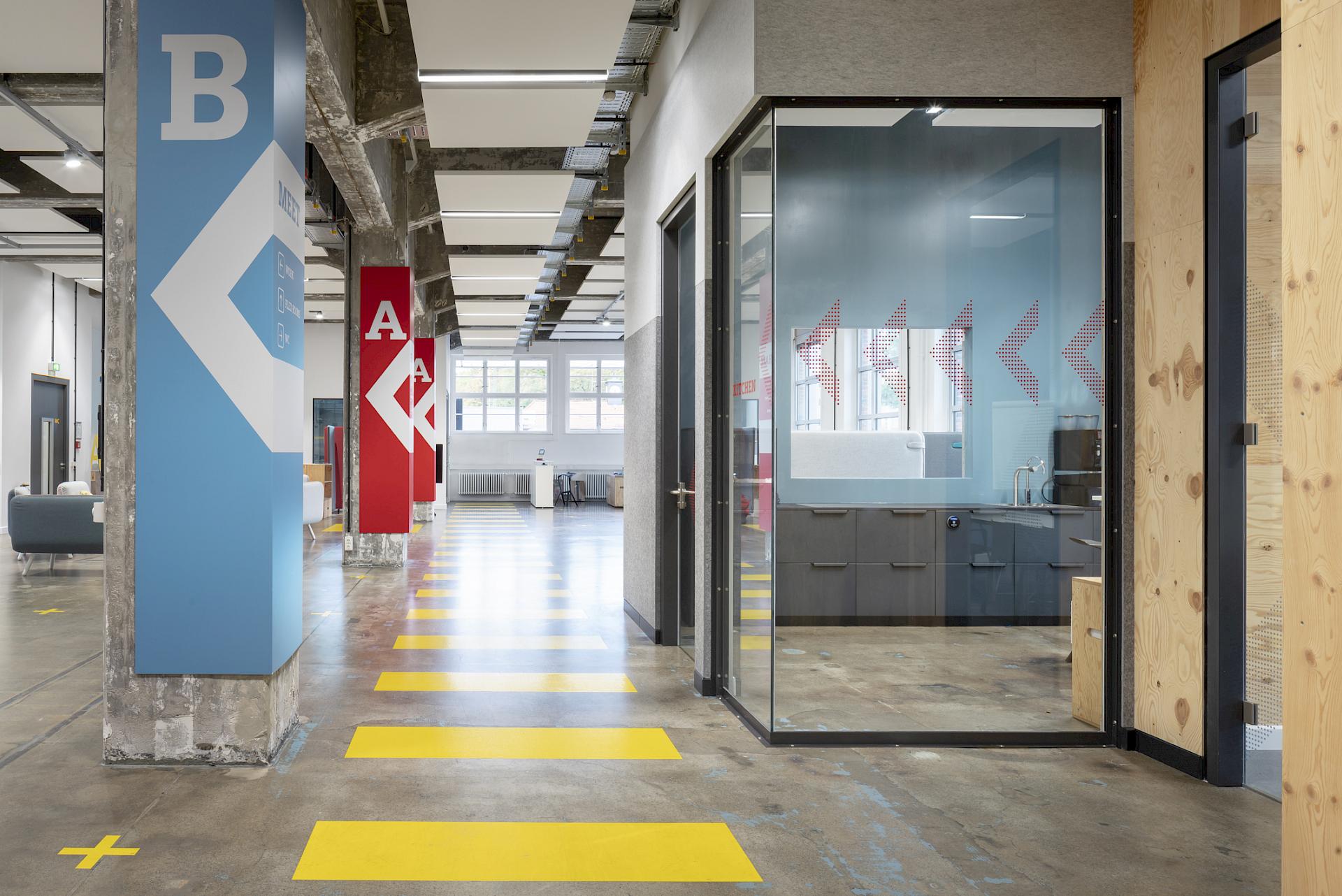 A32 @ Siemensstadt Square image 4