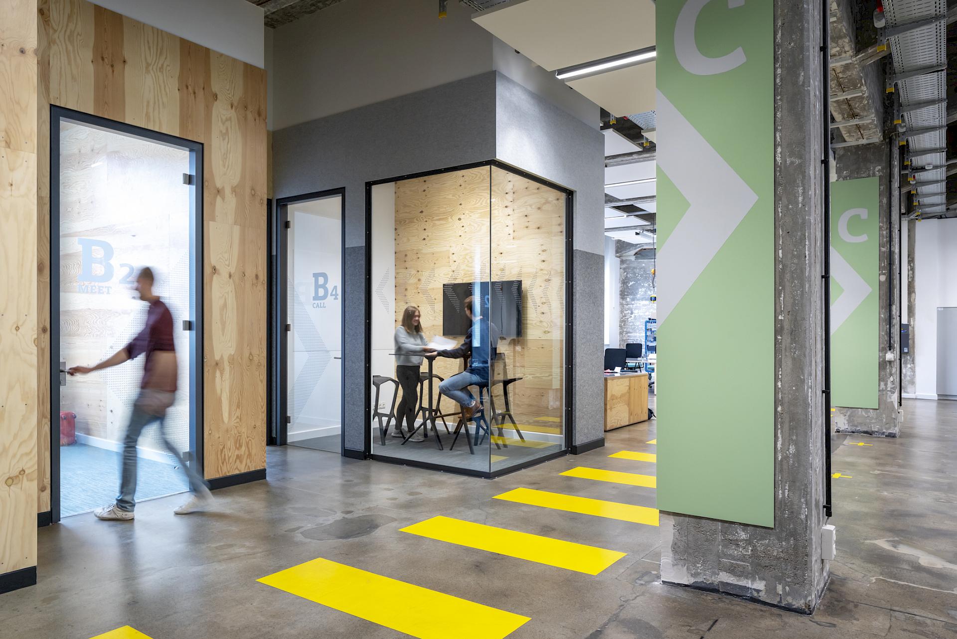 A32 @ Siemensstadt Square image 3