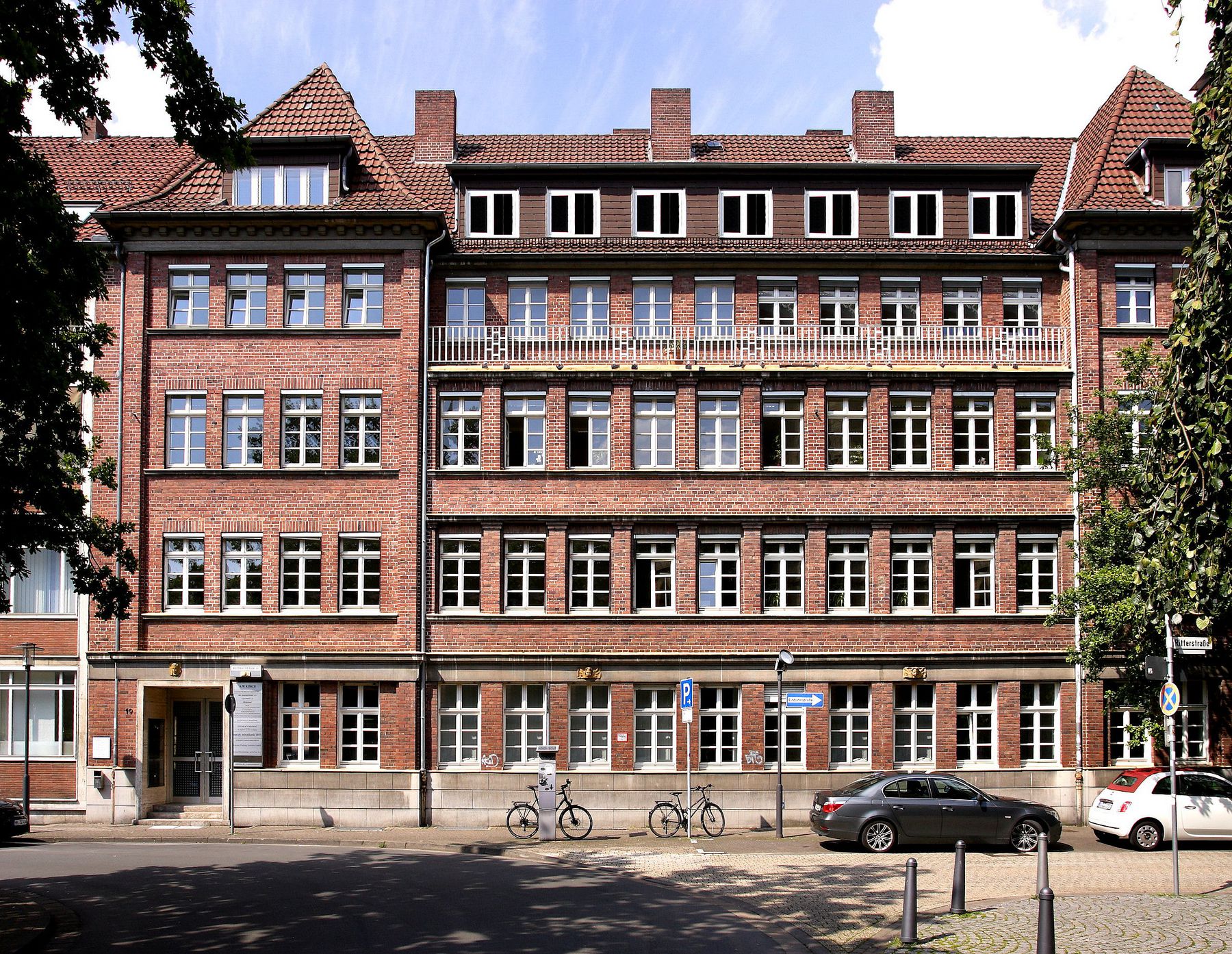 SynartIQ Coworking image 5