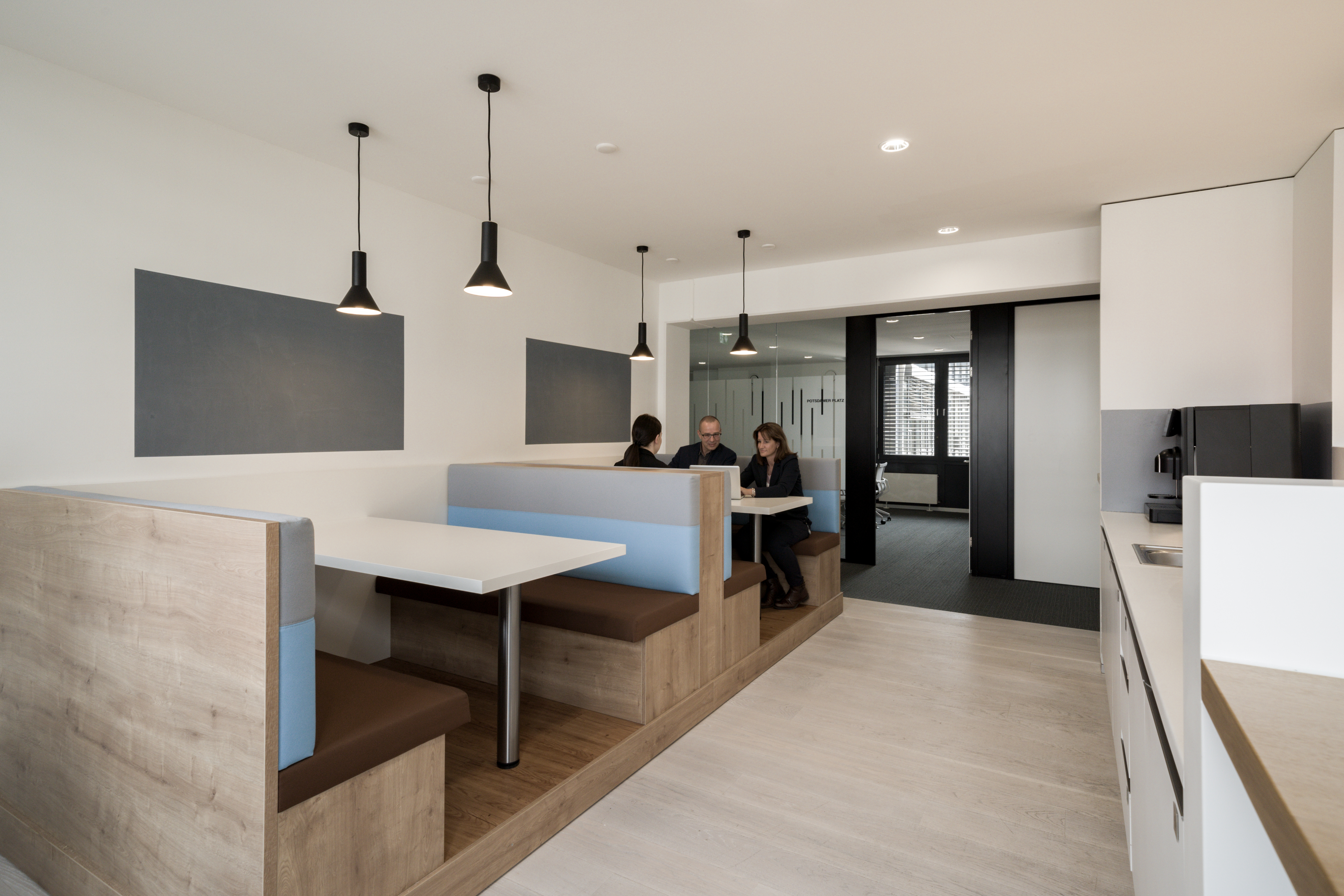 HQ - BONN, Bornheimer Strasse image 2