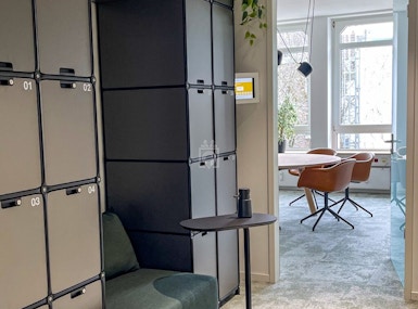 Office Club Koln image 4