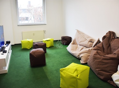 poolie space image 5