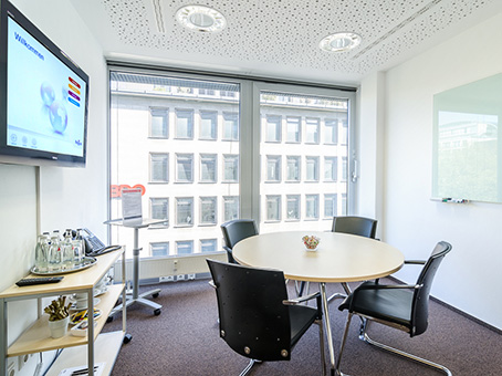 Regus Dusseldorf Koenigsallee 92a image 4