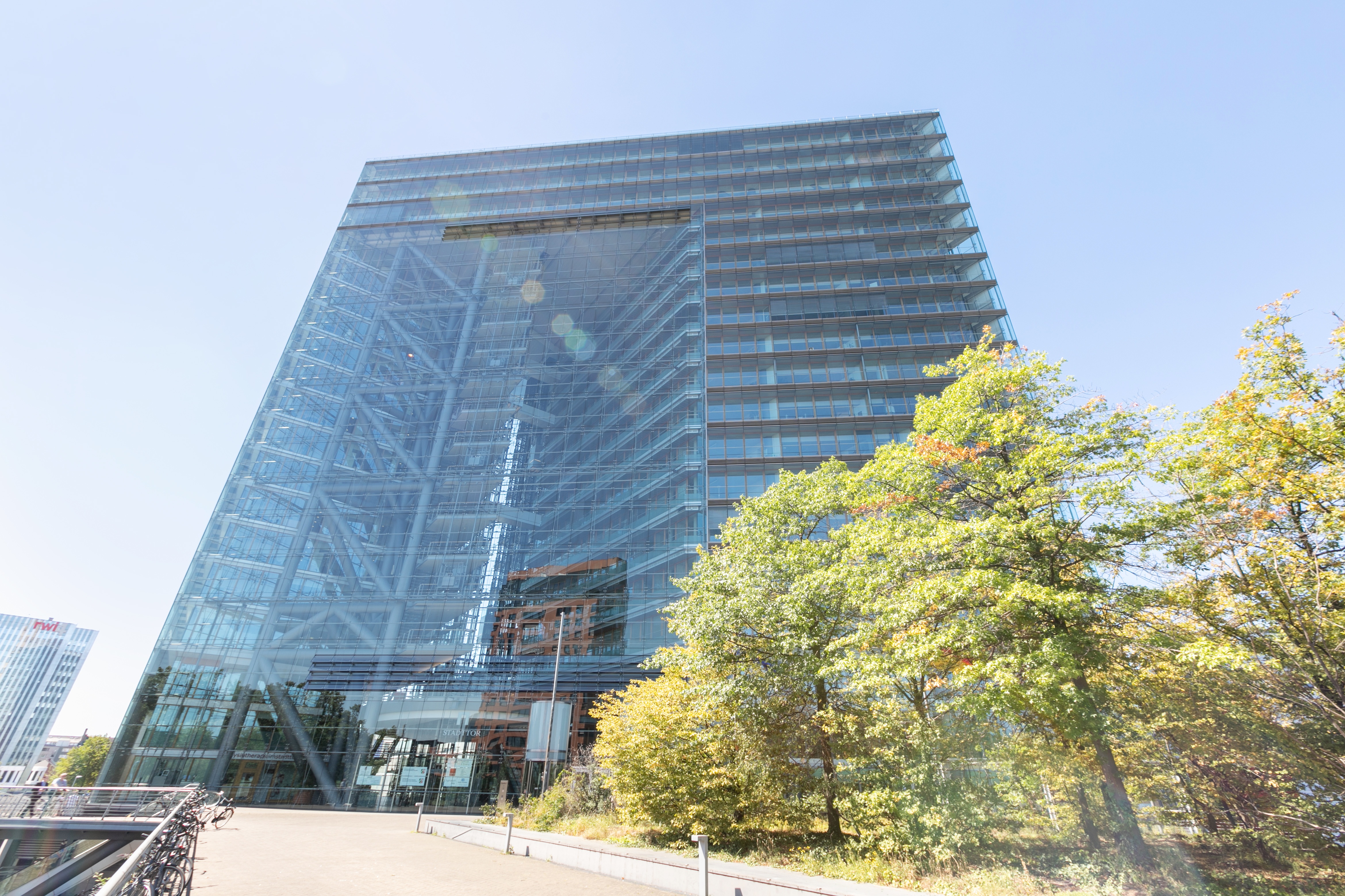 Signature by Regus - Dusseldorf, Signature Stadttor Medienhafen image 1