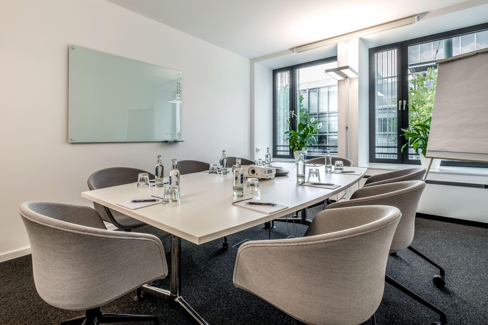 WorkRepublic Dusseldorf Zentrum image 4