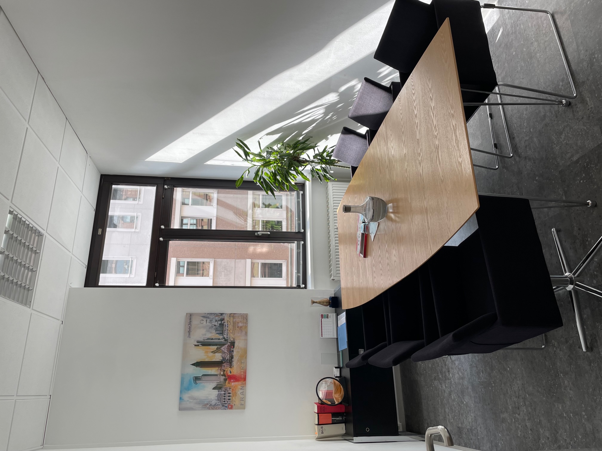 Büro oder Konferenzraum image 5