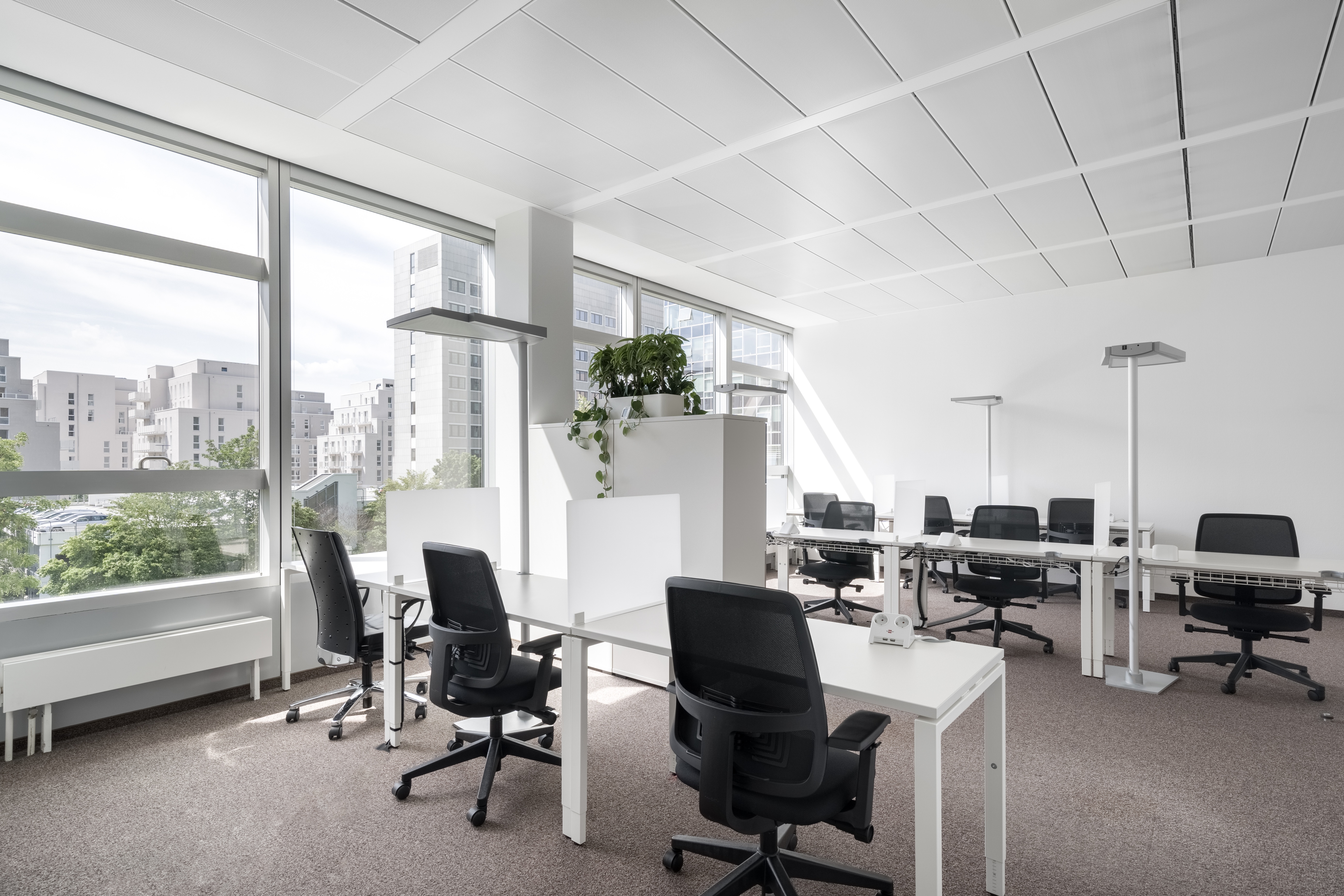 HQ - Frankfurt, Herriot's image 3