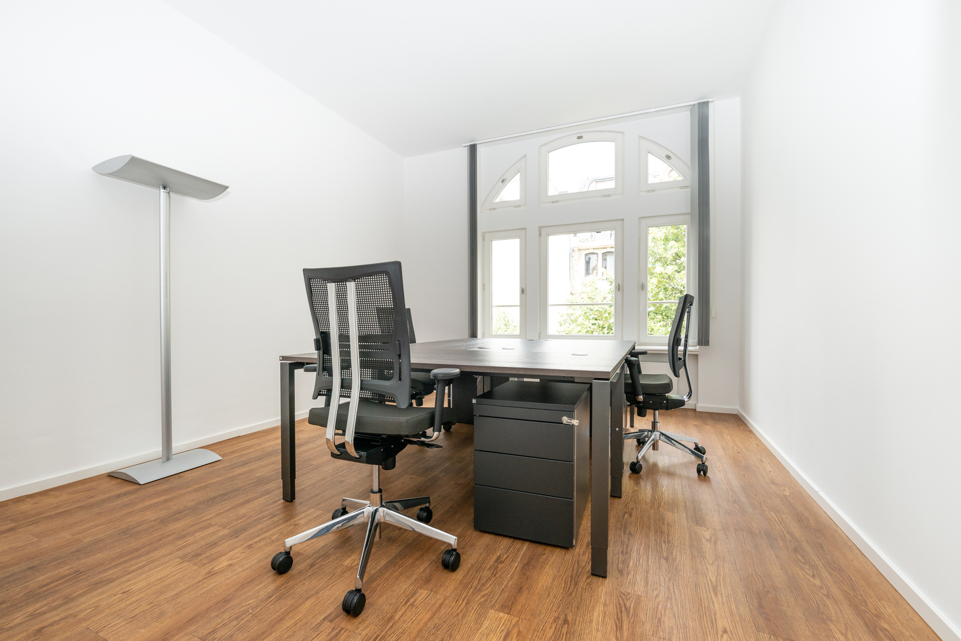 Office Lodges image 2