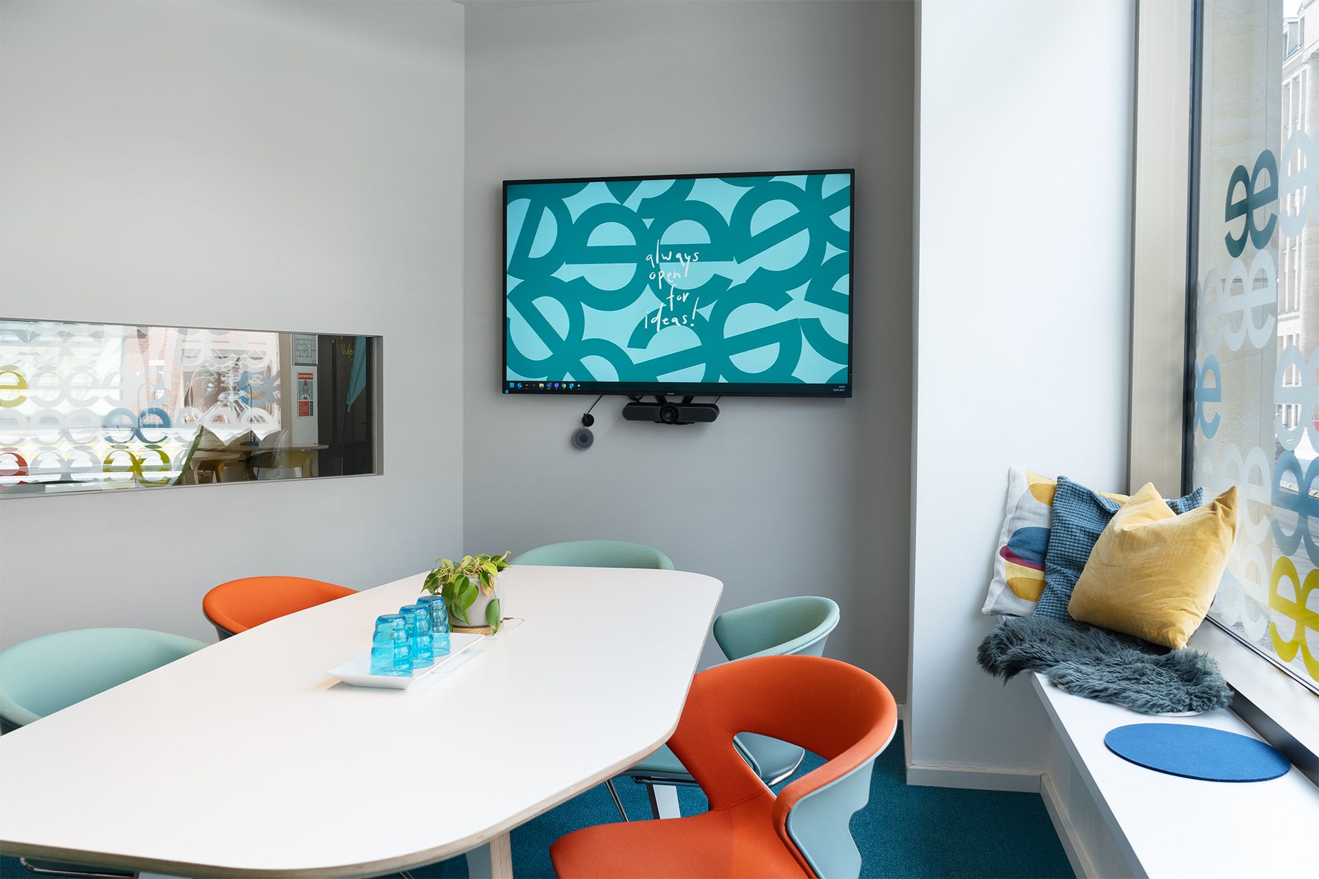 Beehive Hamburg City image 3