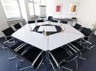 Dussmann Office image 5