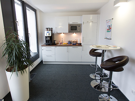 Regus Munich Leopoldstrasse image 4