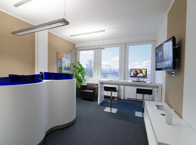 Regus Munich Neue Messe Riem image 3