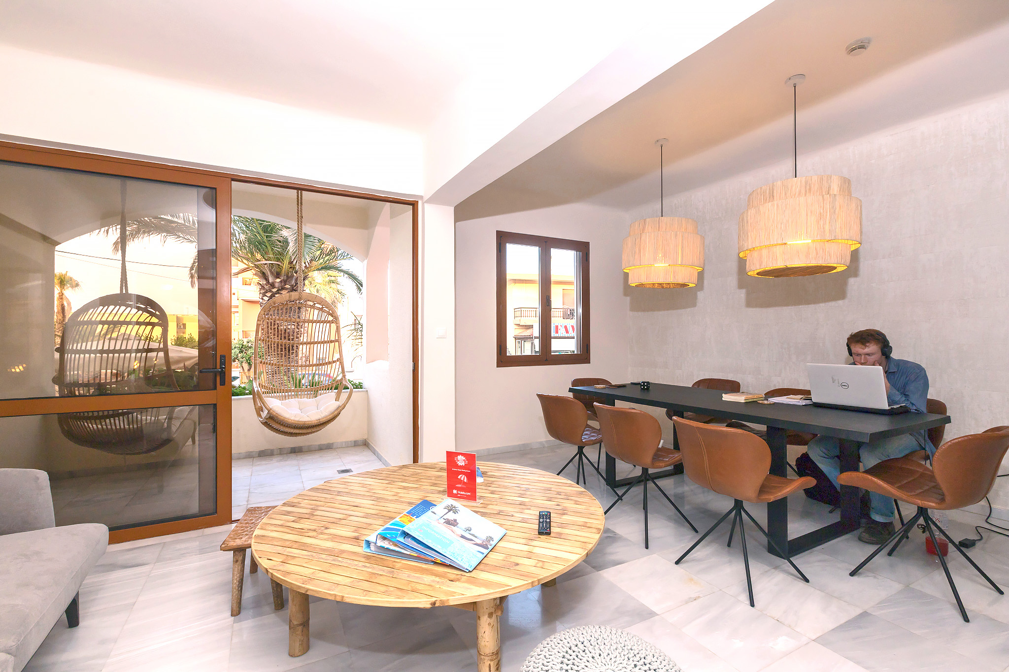 ArIstea Coworking Lounge image 3