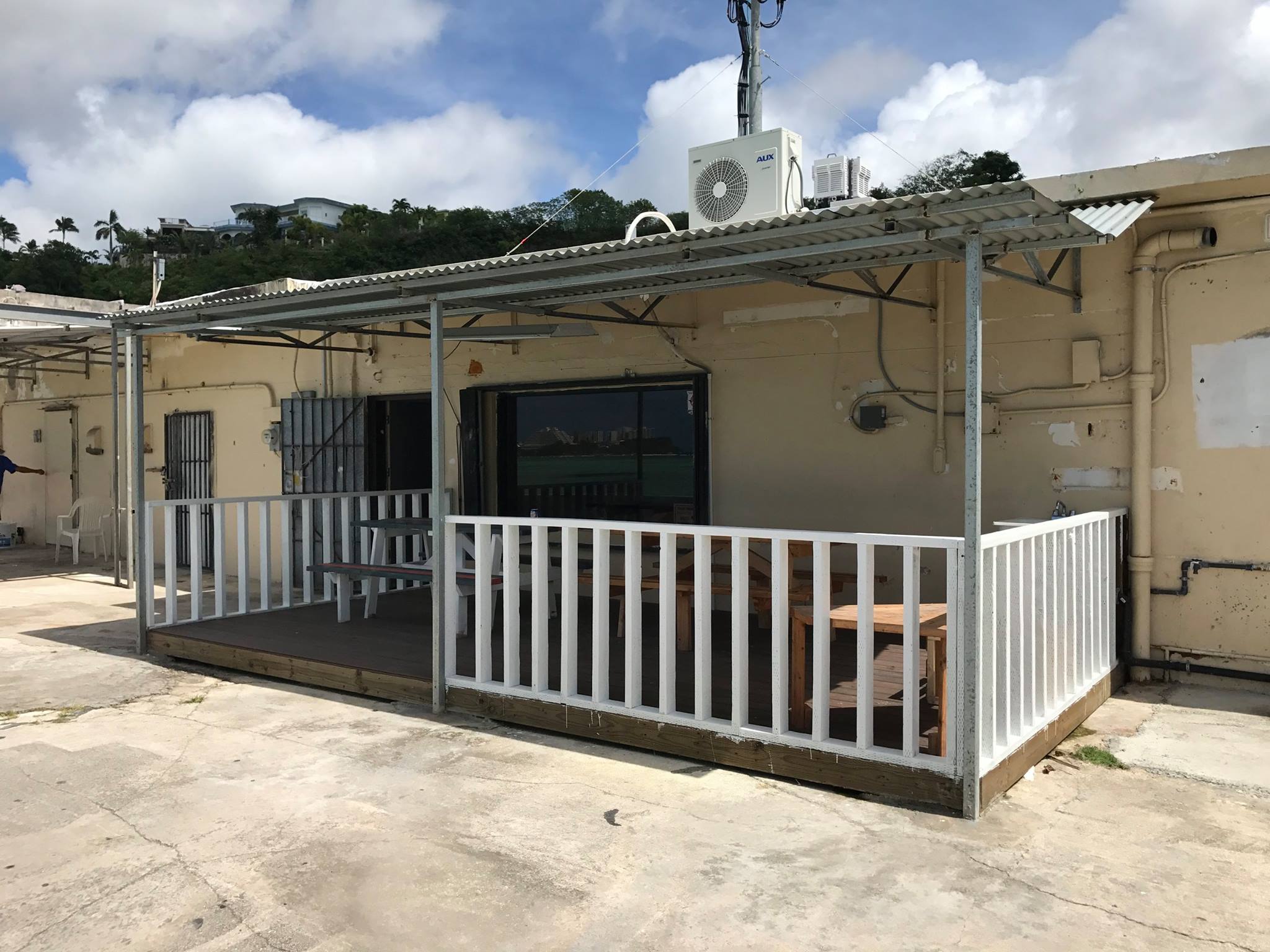 Surf and Work image 4