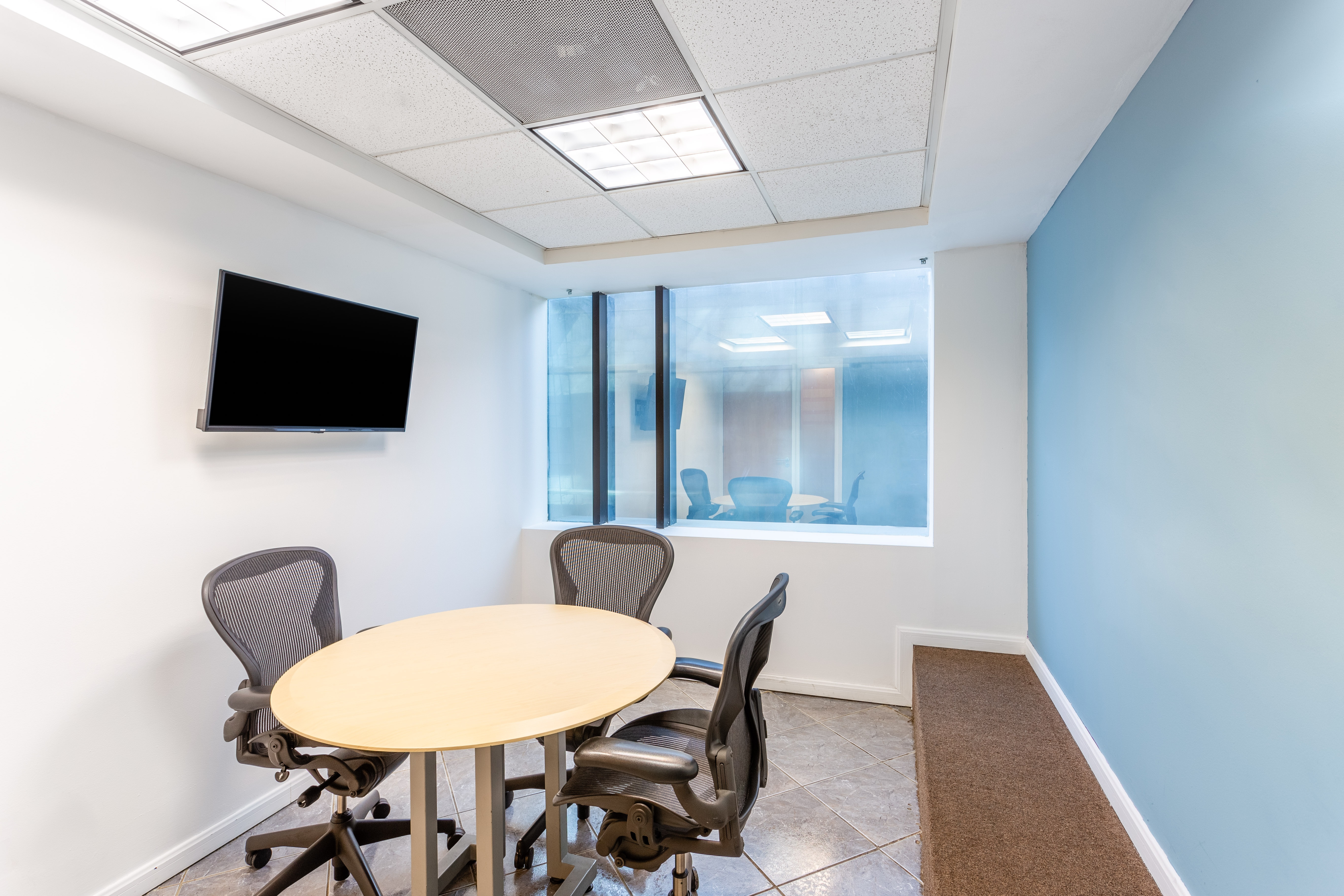 Regus - Guatemala Europlaza image 4