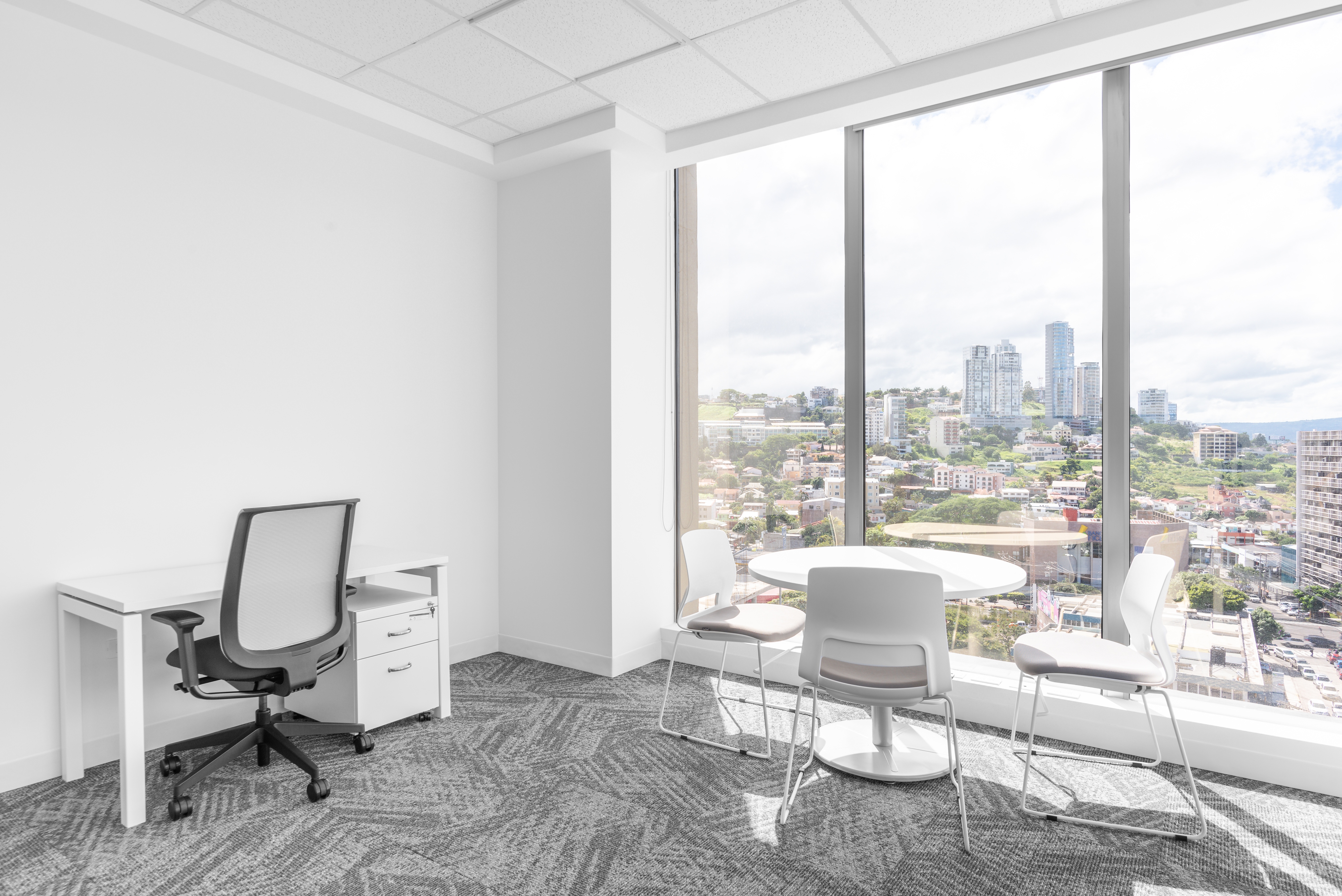 Regus - Tegucigalpa, Novacentro image 3